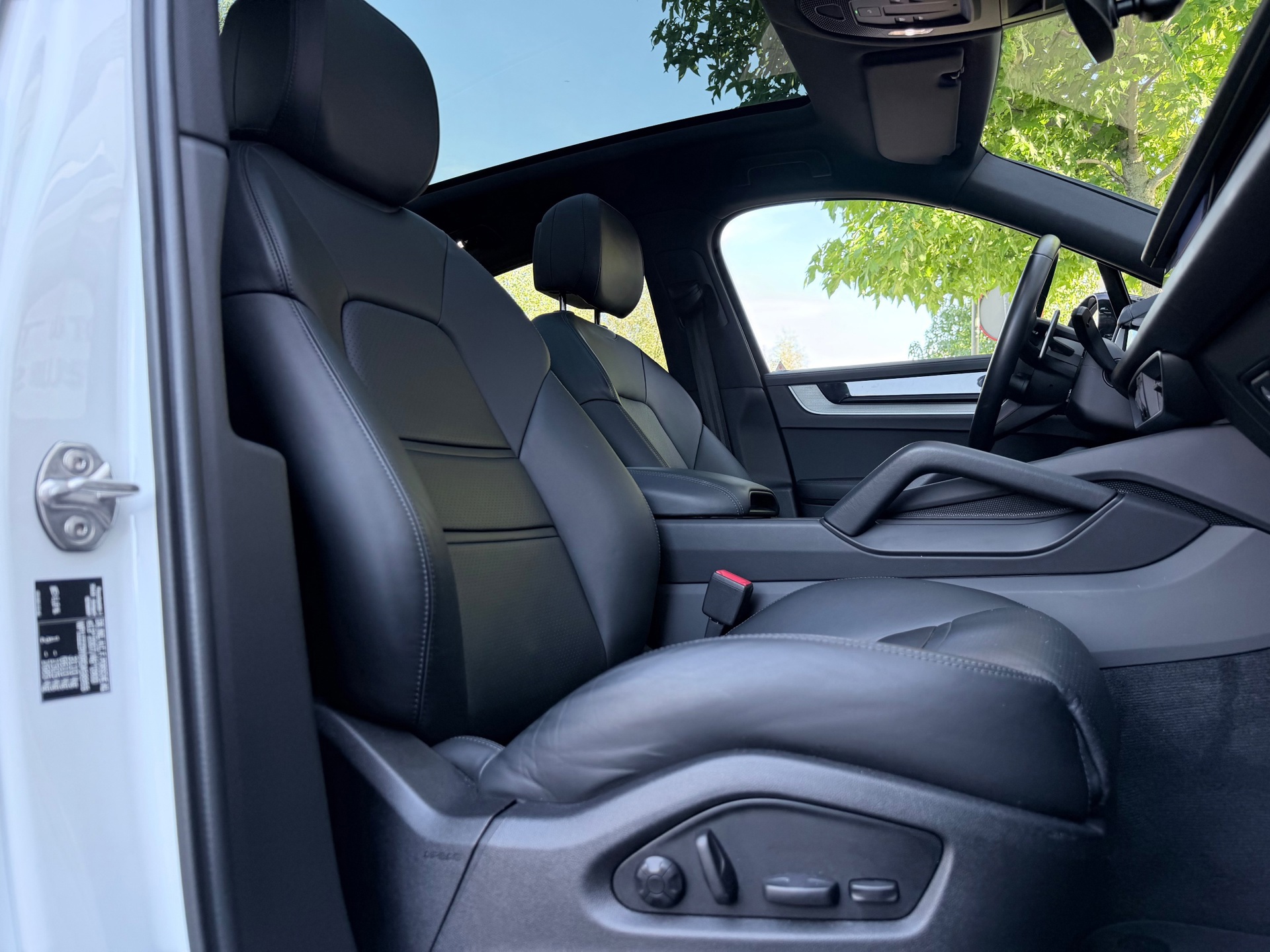 Porsche Cayenne Coupé 3.0 E-Hybrid (2023), foto 22