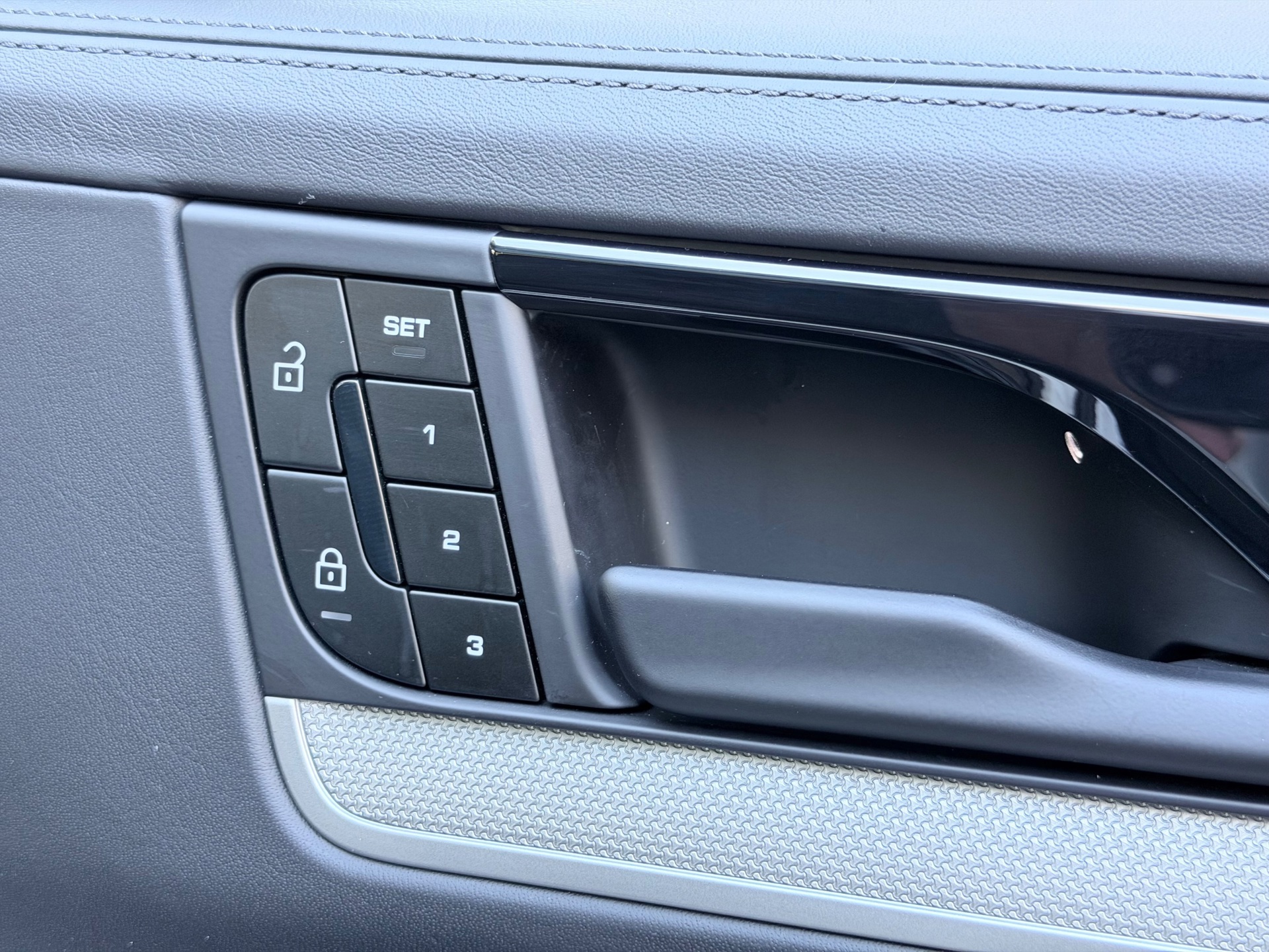 Porsche Cayenne Coupé 3.0 E-Hybrid (2023), foto 23
