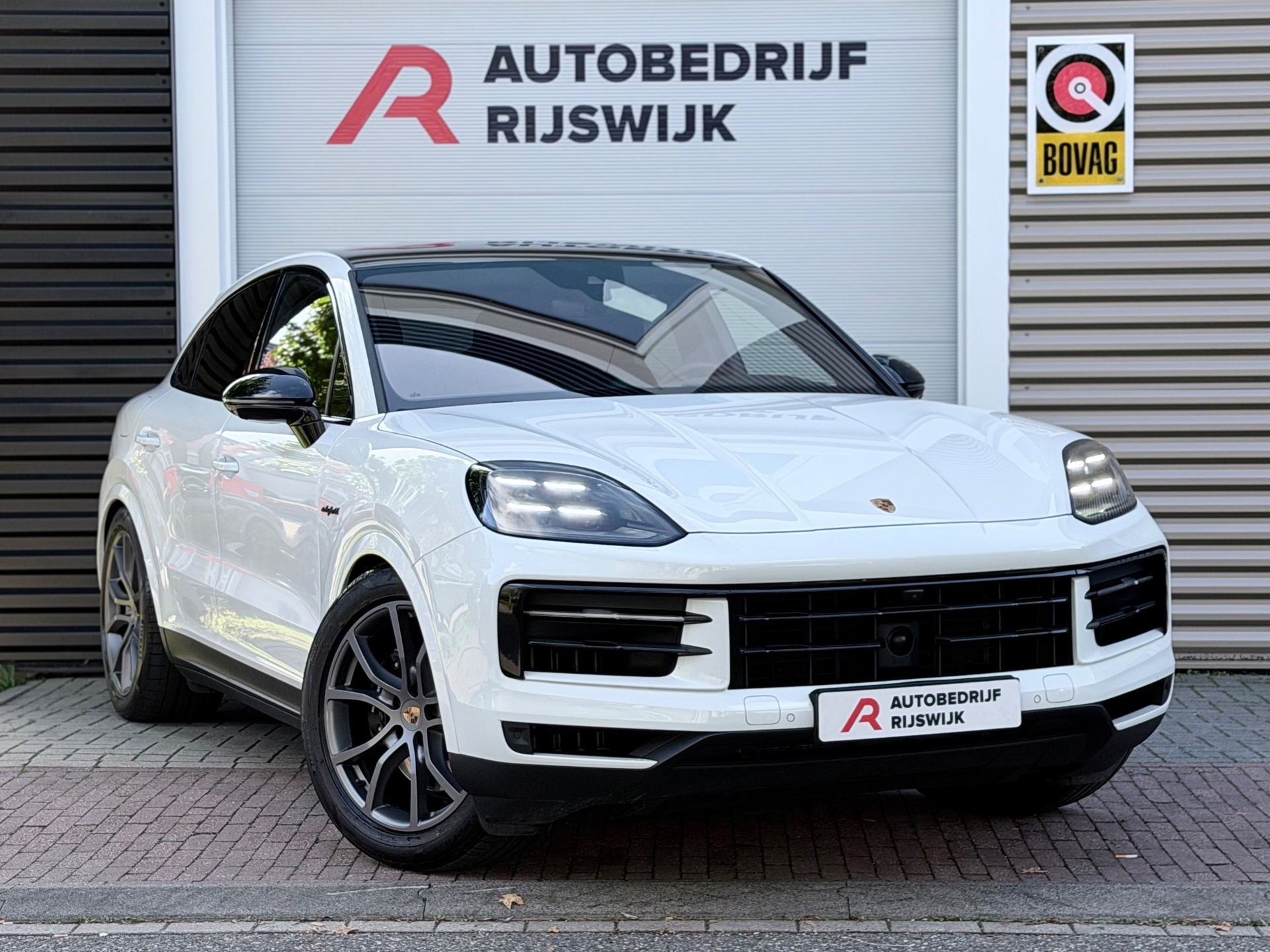 Porsche Cayenne Coupé 3.0 E-Hybrid (2023), foto 6