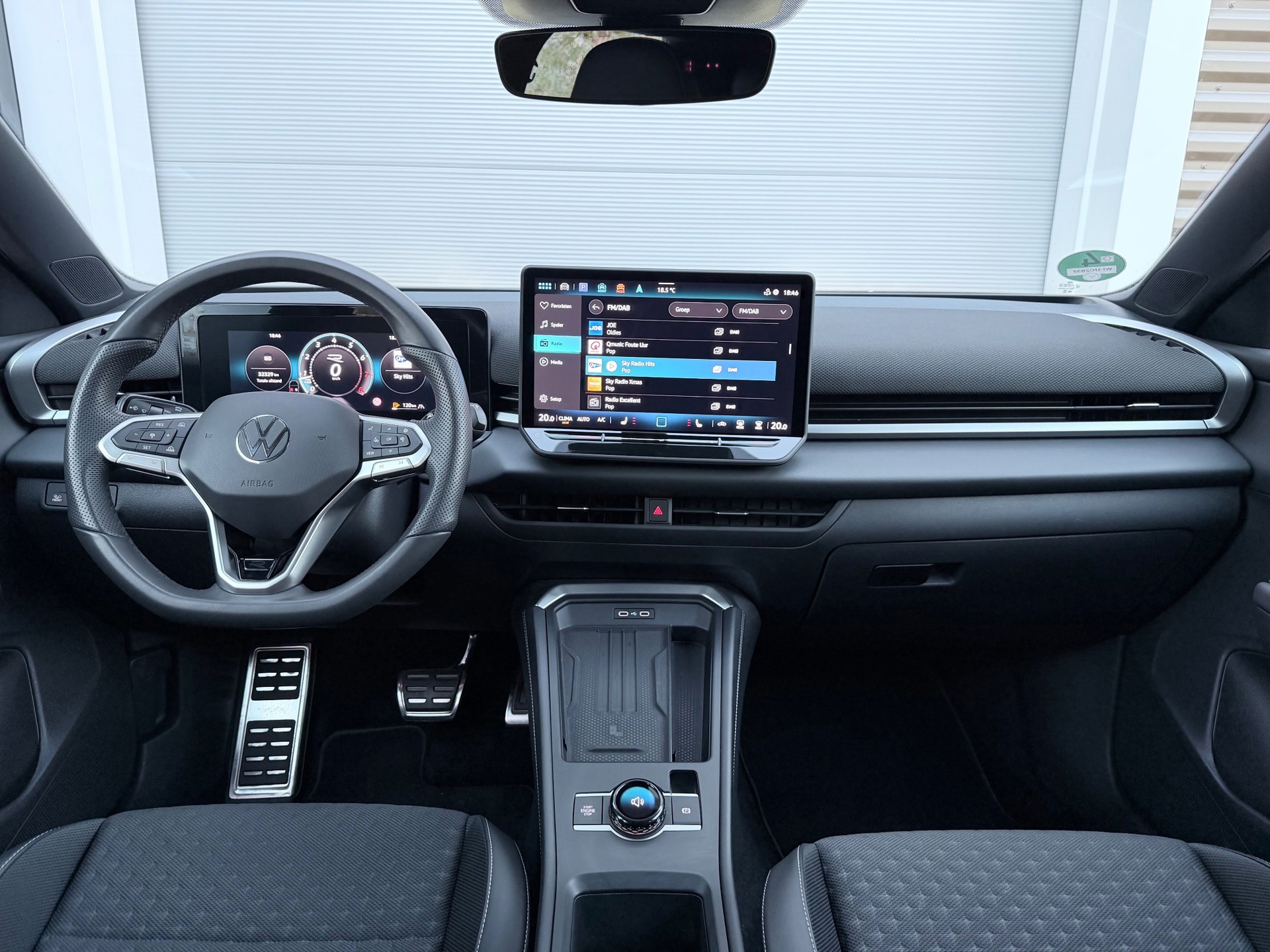 Volkswagen T-Roc 1.5 eTSI R-Line Matrix (2026), foto 11