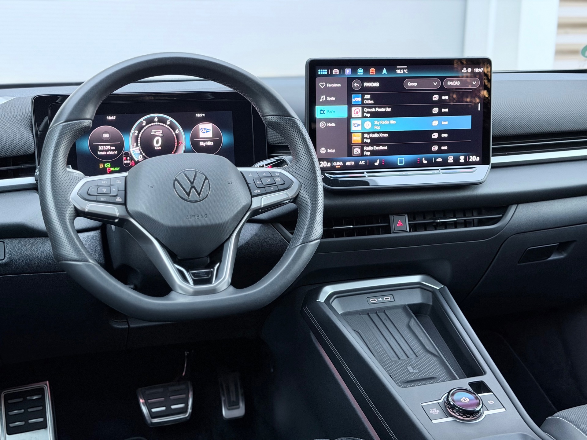 Volkswagen T-Roc 1.5 eTSI R-Line Matrix (2026), foto 13
