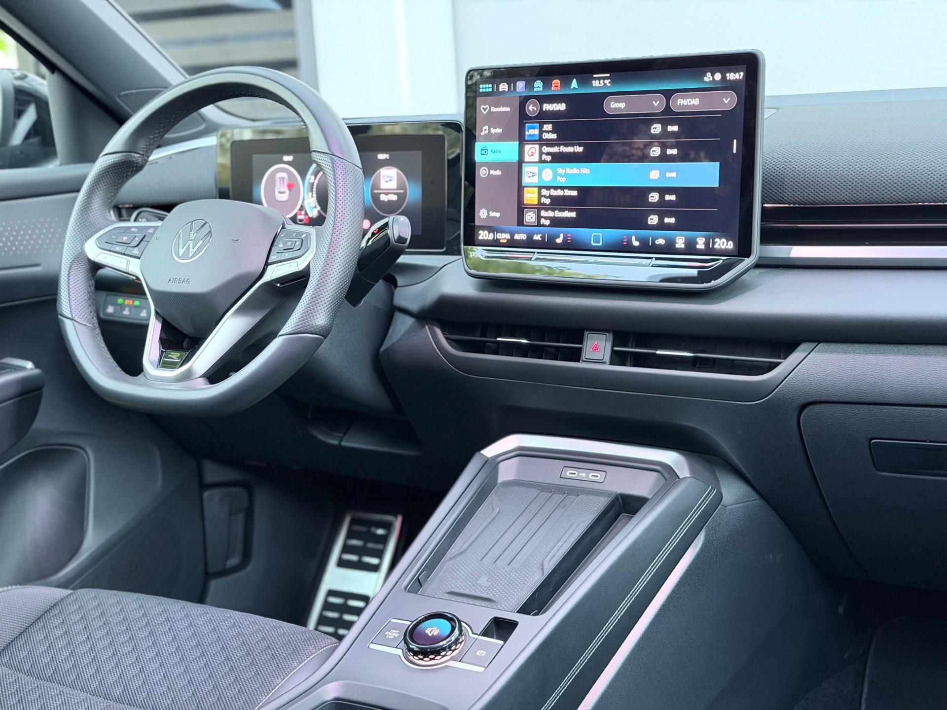 Volkswagen T-Roc 1.5 eTSI R-Line Matrix (2026), foto 17