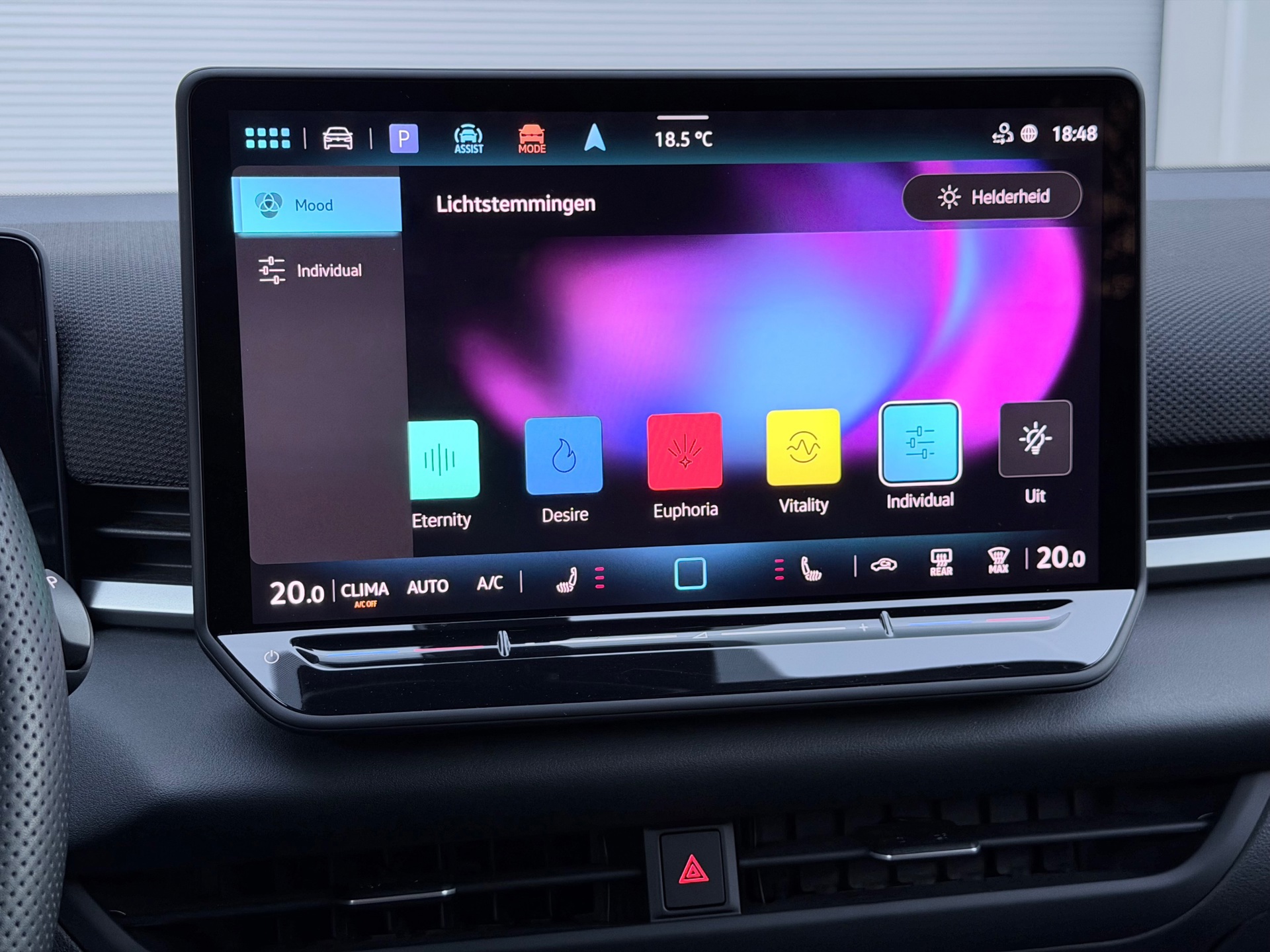Volkswagen T-Roc 1.5 eTSI R-Line Matrix (2026), foto 23
