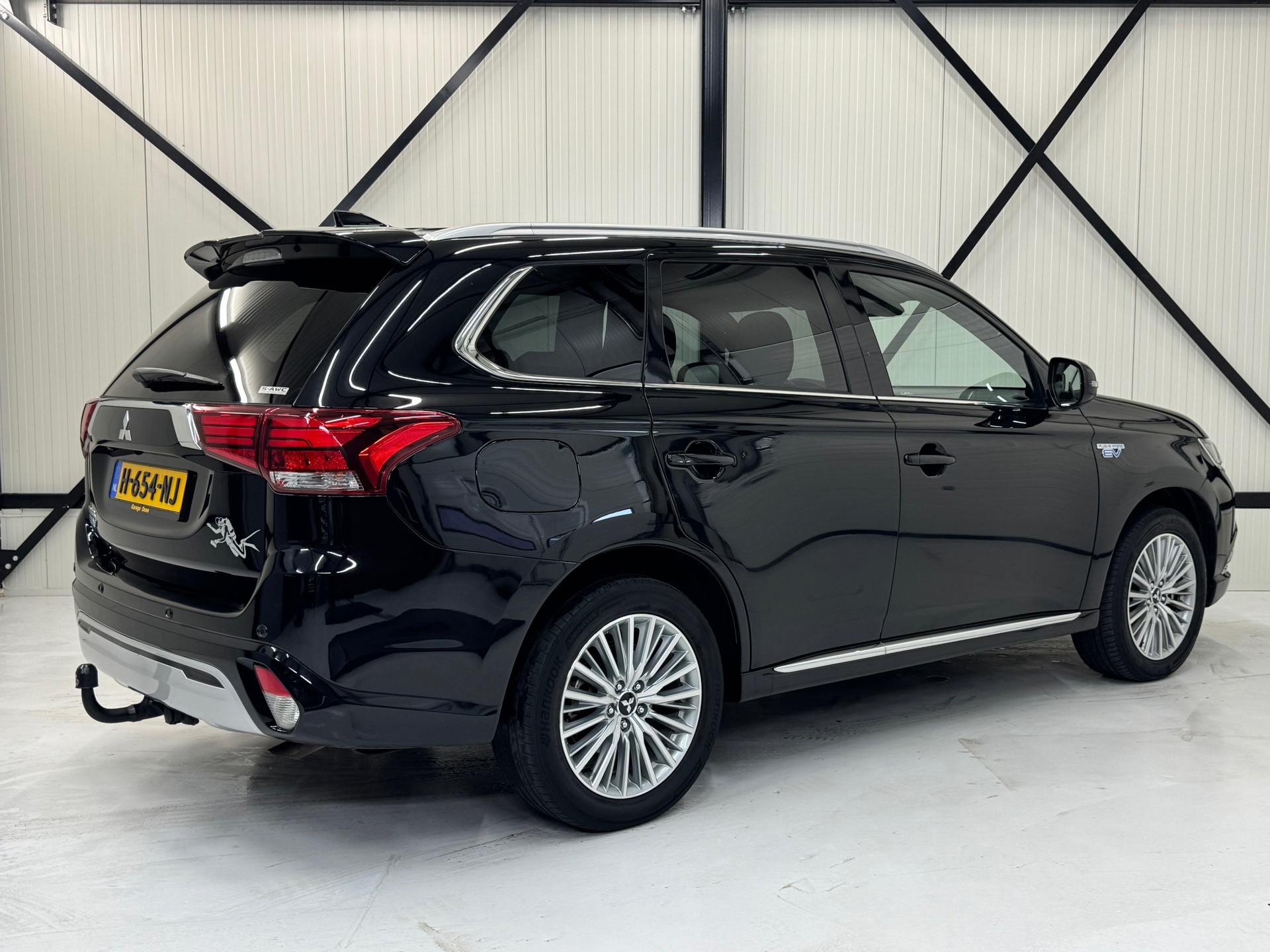Mitsubishi Outlander 2.4 PHEV Instyle (2020), foto 2