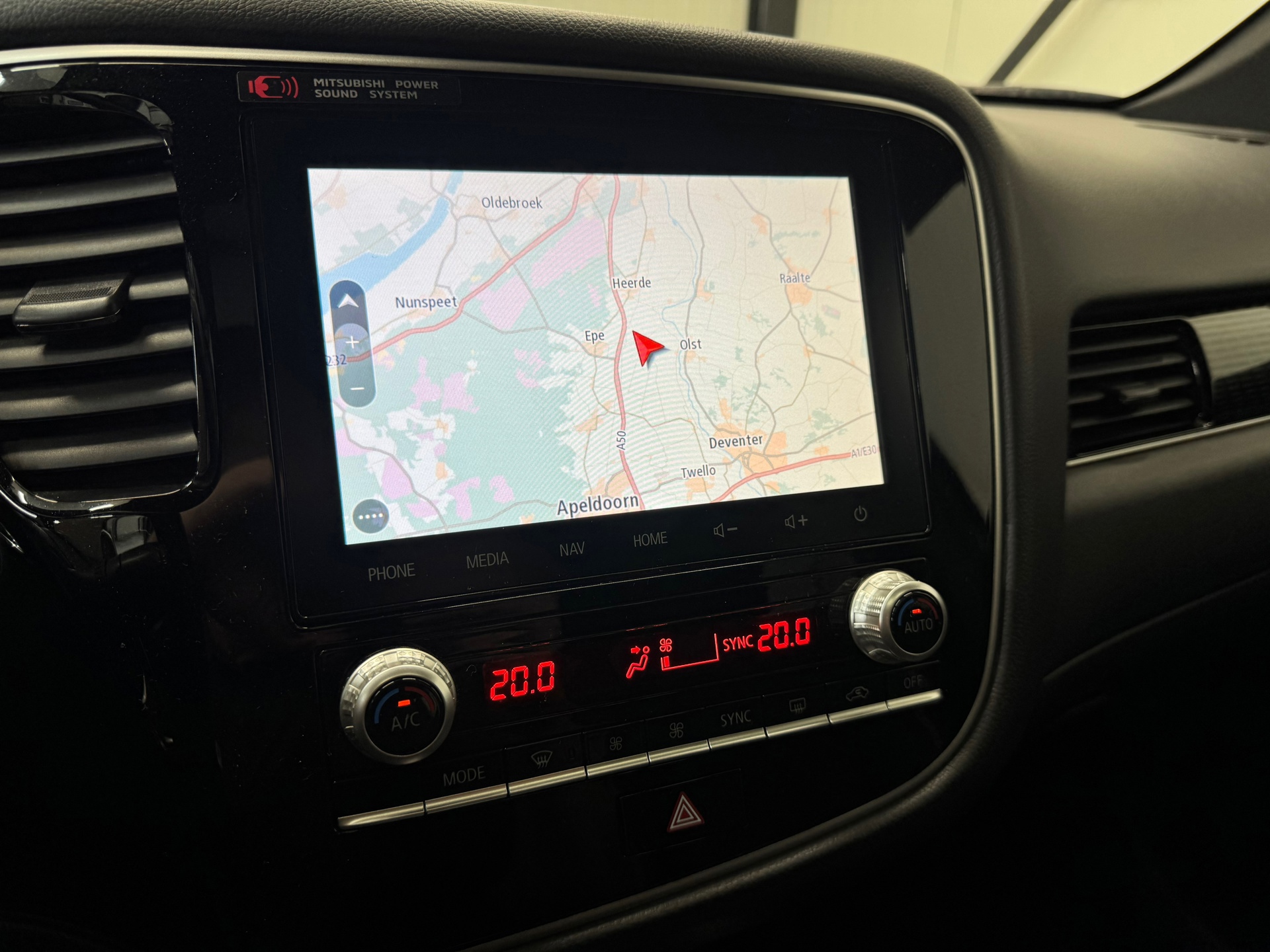 Mitsubishi Outlander 2.4 PHEV Instyle (2020), foto 15
