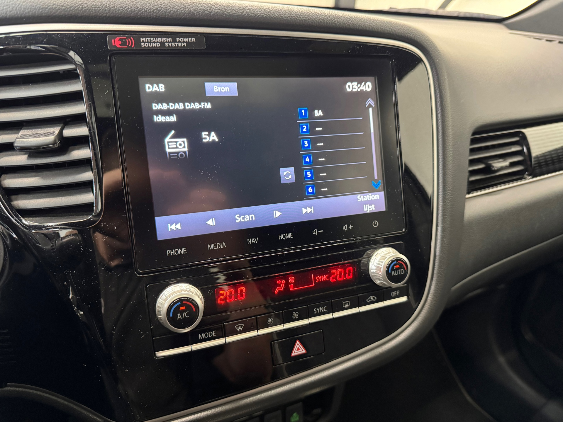 Mitsubishi Outlander 2.4 PHEV Instyle (2020), foto 17