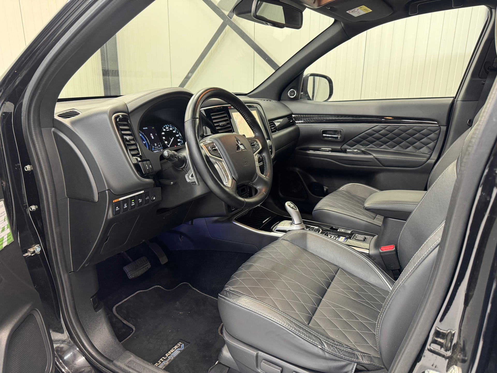 Mitsubishi Outlander 2.4 PHEV Instyle (2020), foto 3