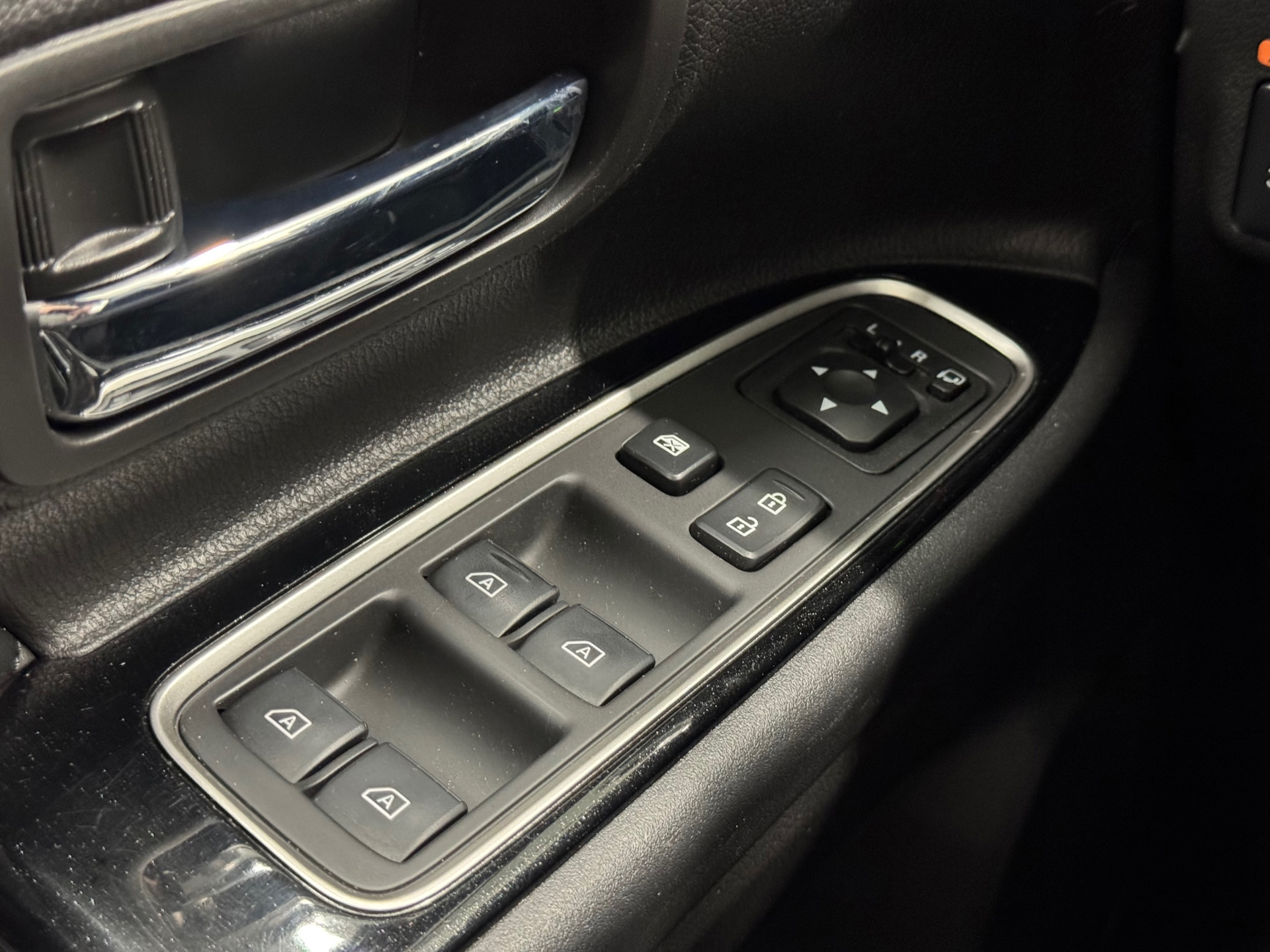 Mitsubishi Outlander 2.4 PHEV Instyle (2020), foto 26