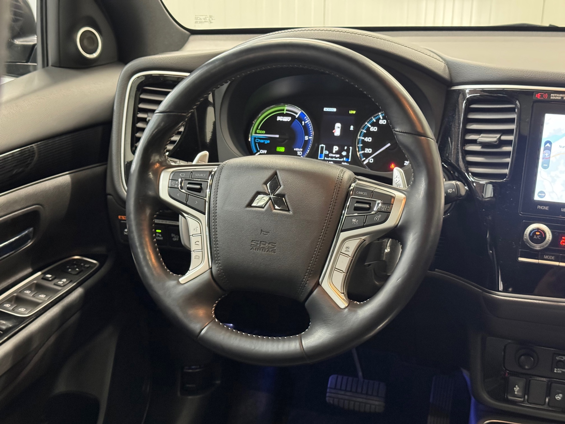 Mitsubishi Outlander 2.4 PHEV Instyle (2020), foto 10