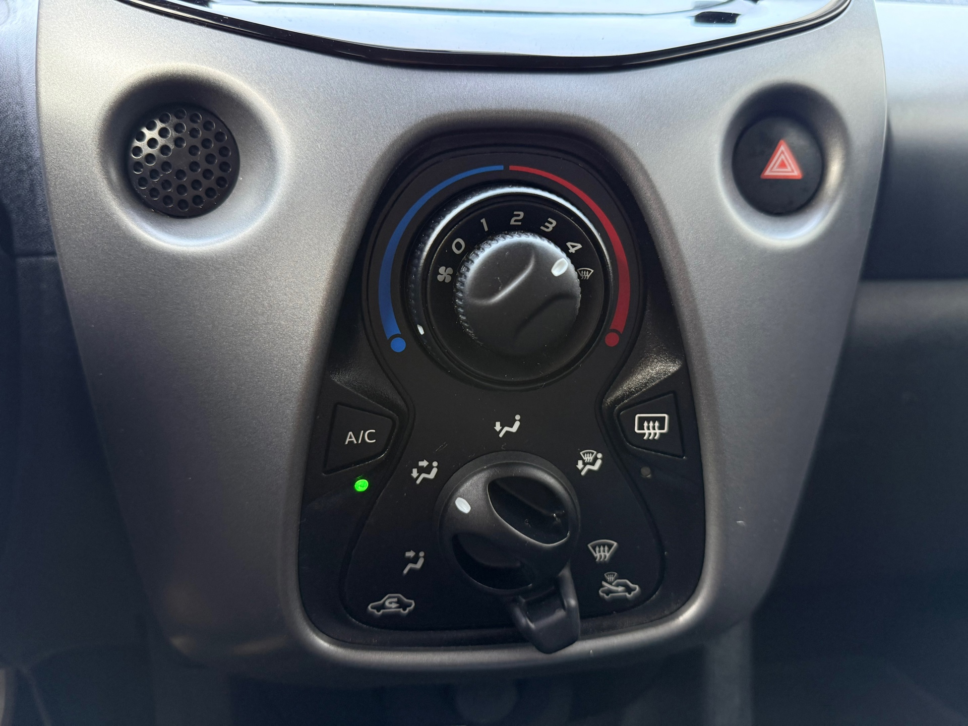 Toyota Aygo 1.0 VVT-i x-play (2021), foto 19