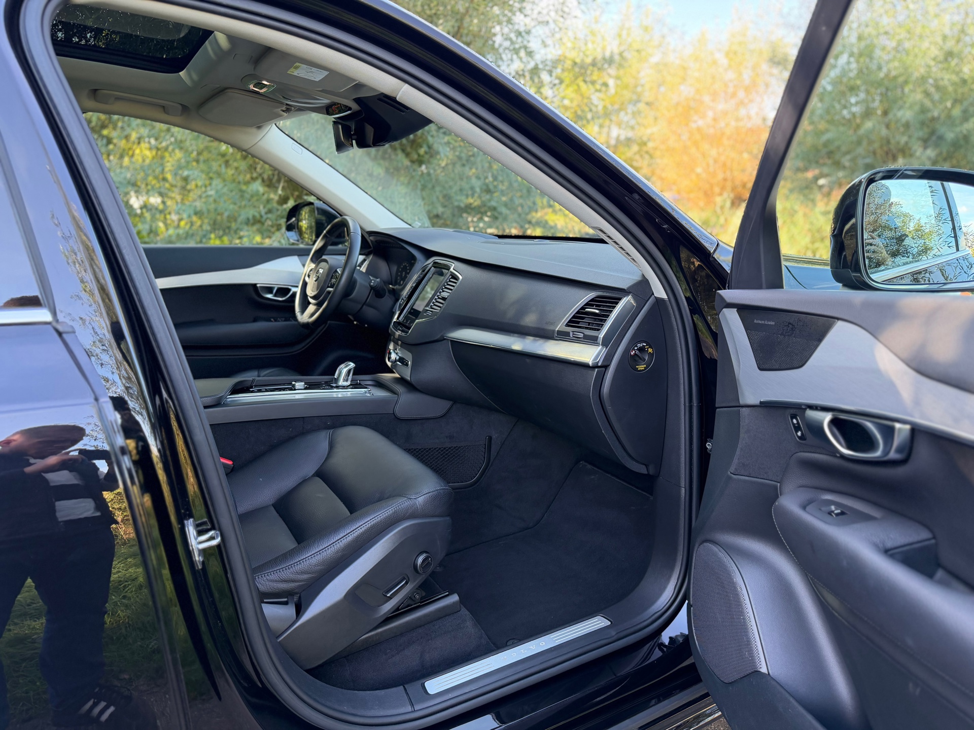 Volvo XC90 2.0 T8 Twin Engine AWD Momentum (2019), foto 27