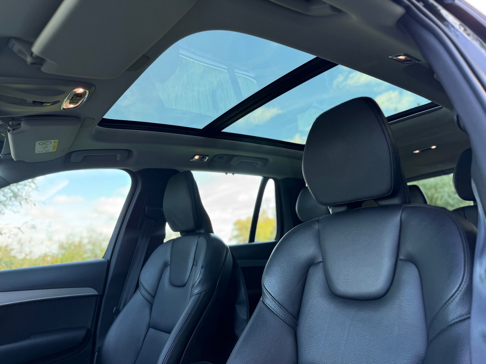 Volvo XC90 2.0 T8 Twin Engine AWD Momentum (2019), foto 10