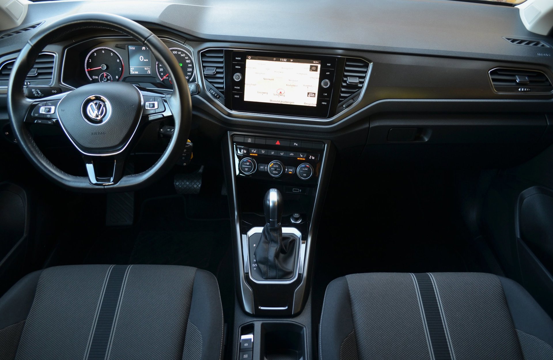 Volkswagen T-Roc 1.5 TSI Sport Business (2019), foto 12