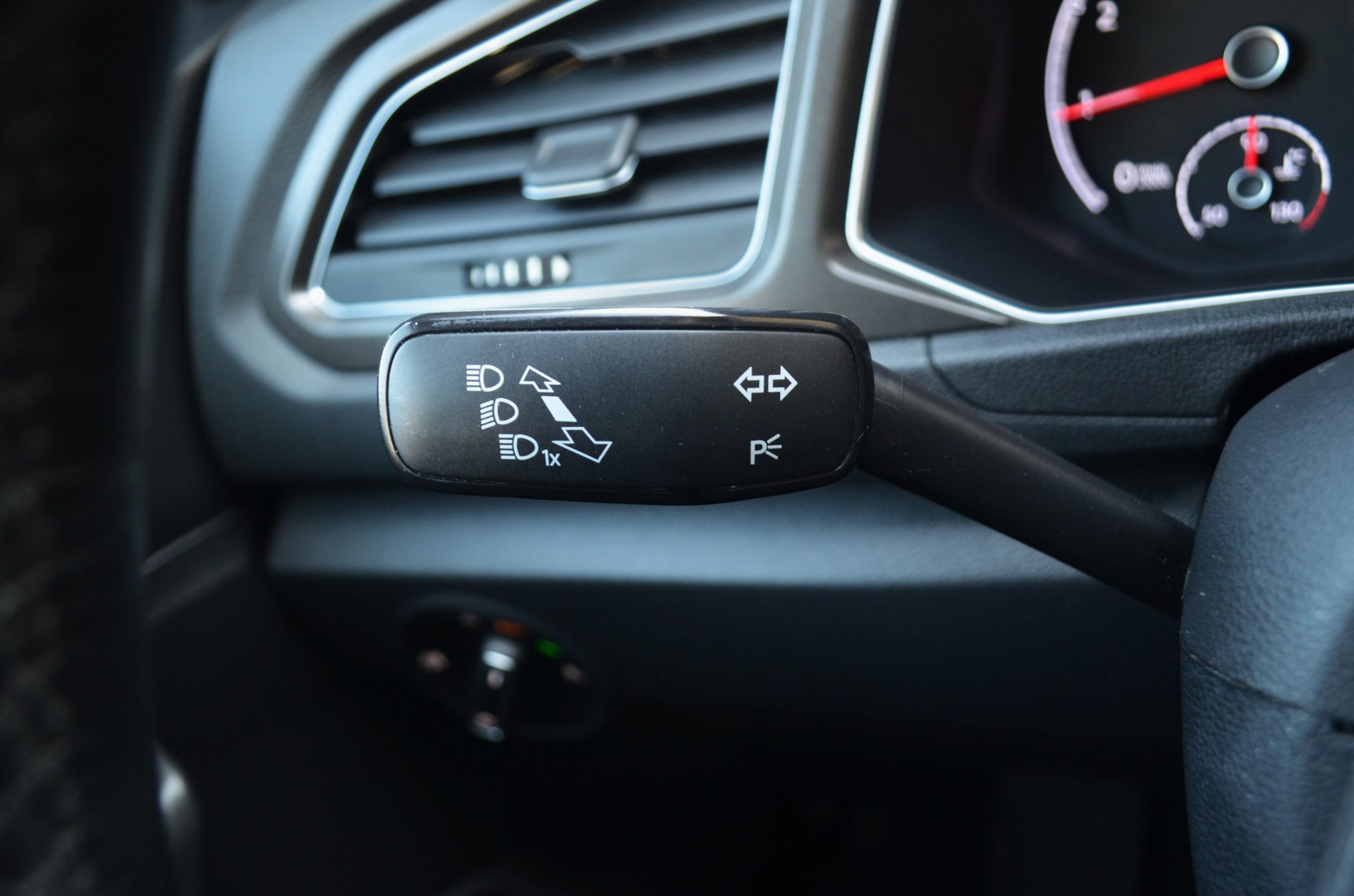 Volkswagen T-Roc 1.5 TSI Sport Business (2019), foto 15