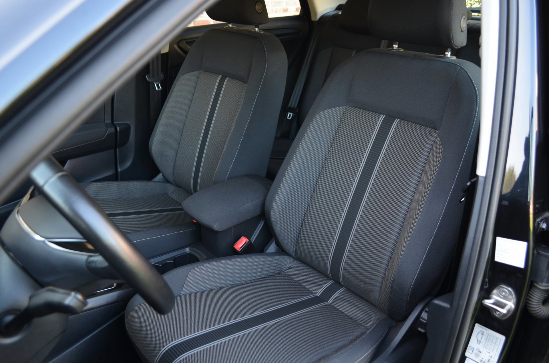 Volkswagen T-Roc 1.5 TSI Sport Business (2019), foto 9