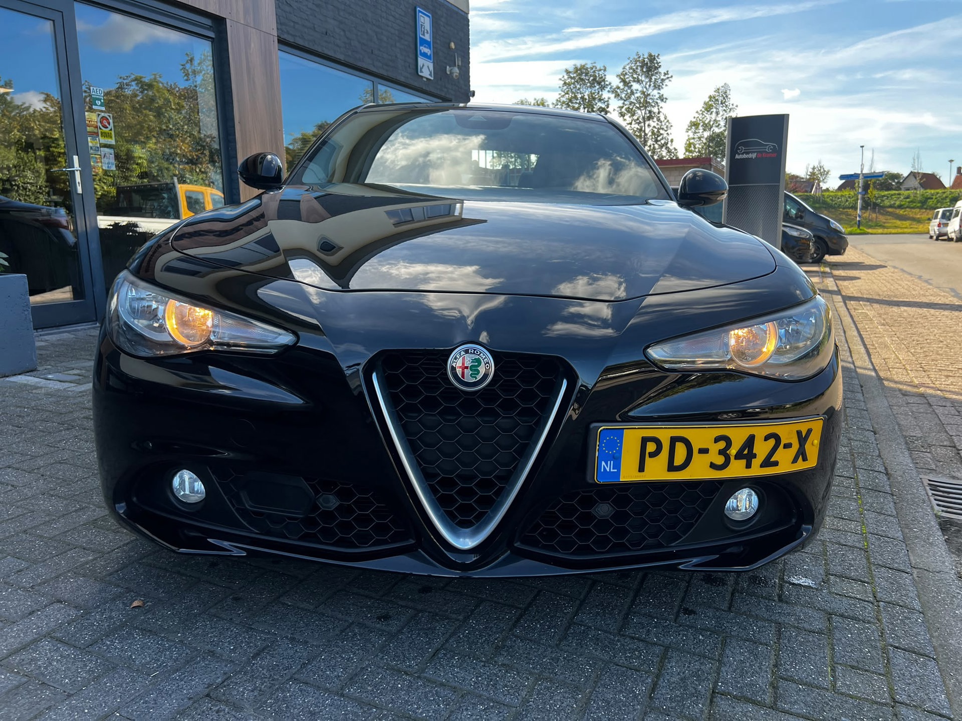 Alfa Romeo Giulia 2.0T (2017), foto 12