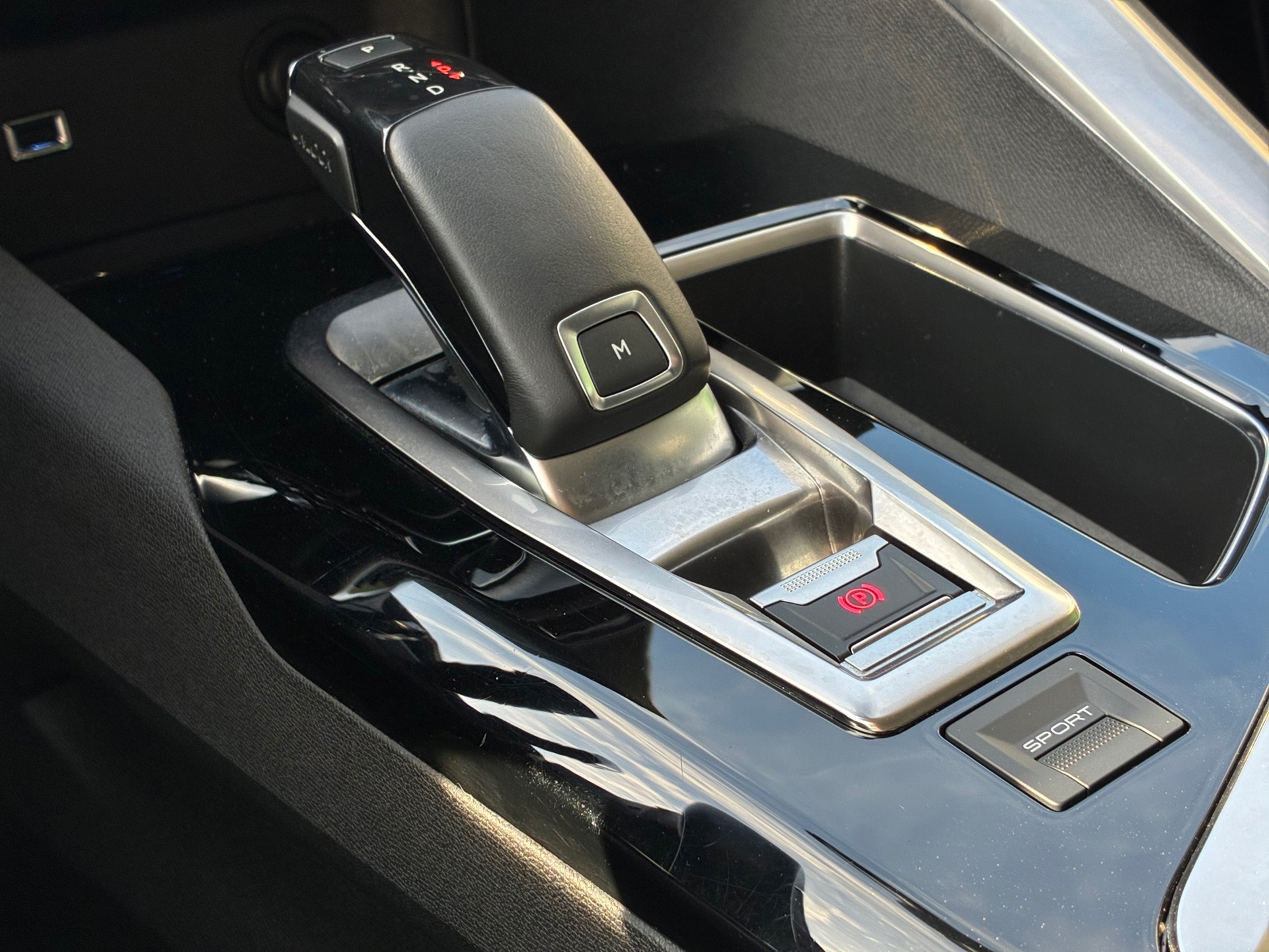 Peugeot 3008 1.2 PureTech Active (2019), foto 16