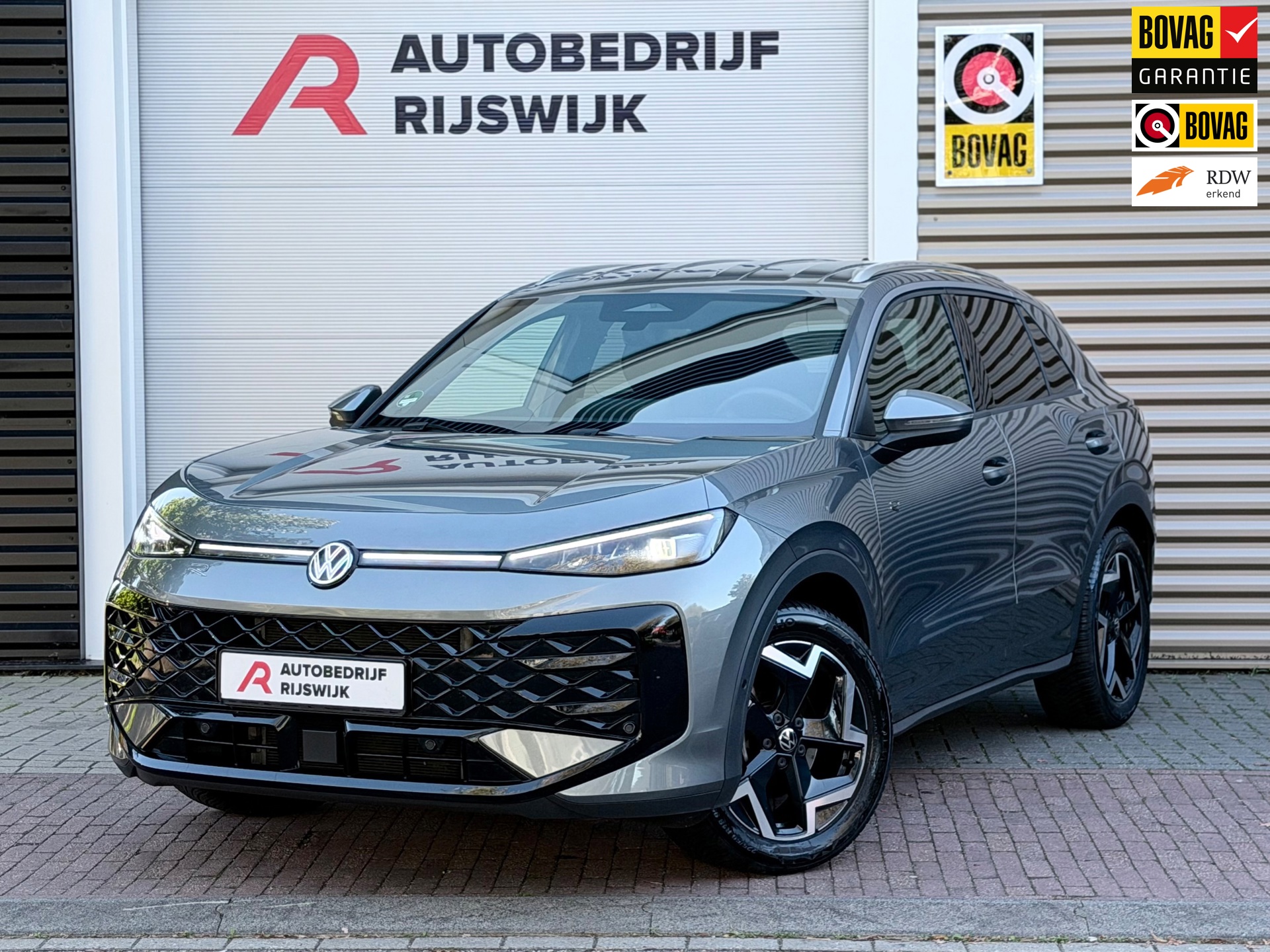 Volkswagen T-Roc 1.5 eTSI R-Line Matrix (2026), foto 1