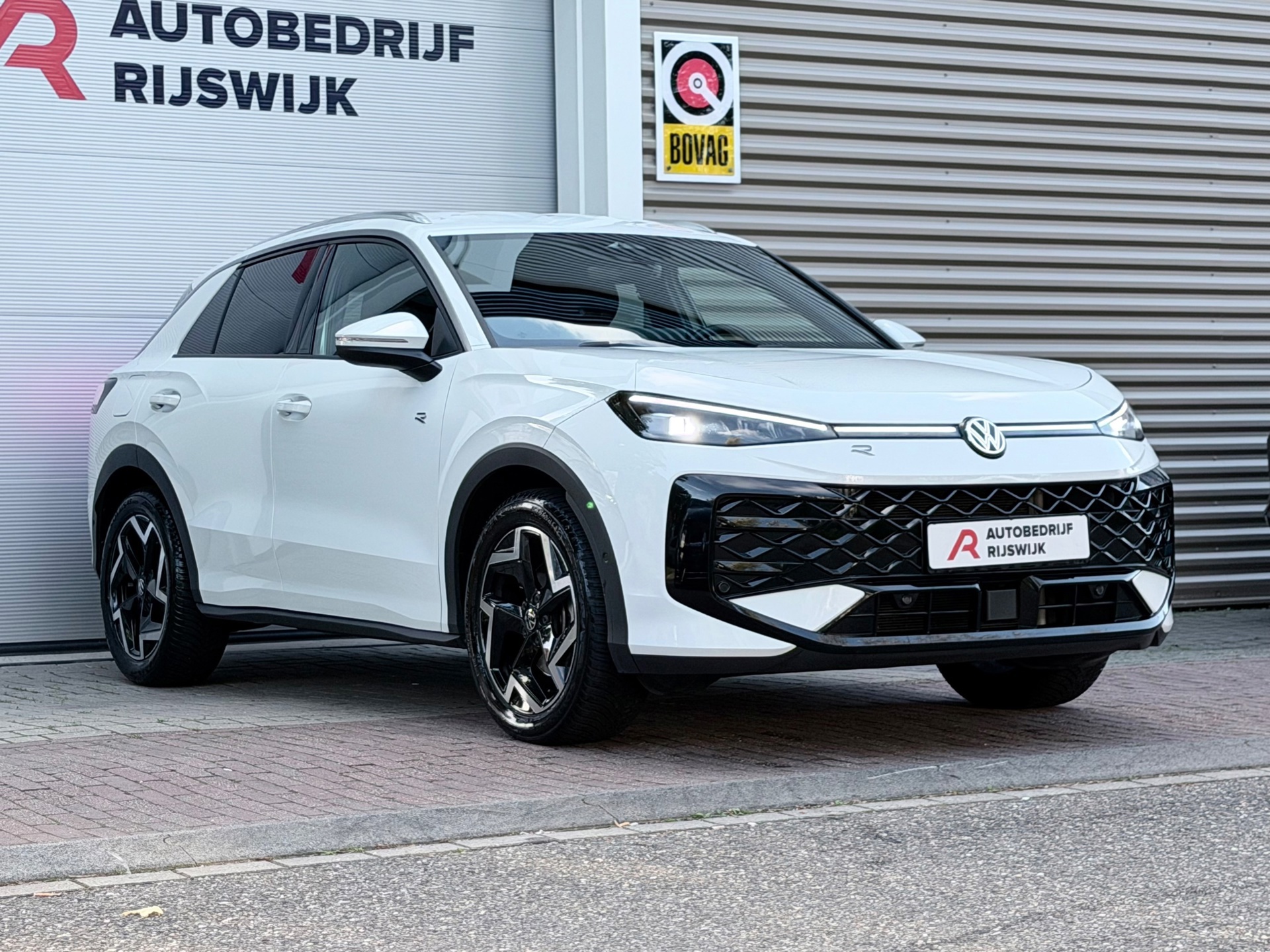 Volkswagen T-Roc 1.5 eTSI R-Line Matrix (2026), foto 11