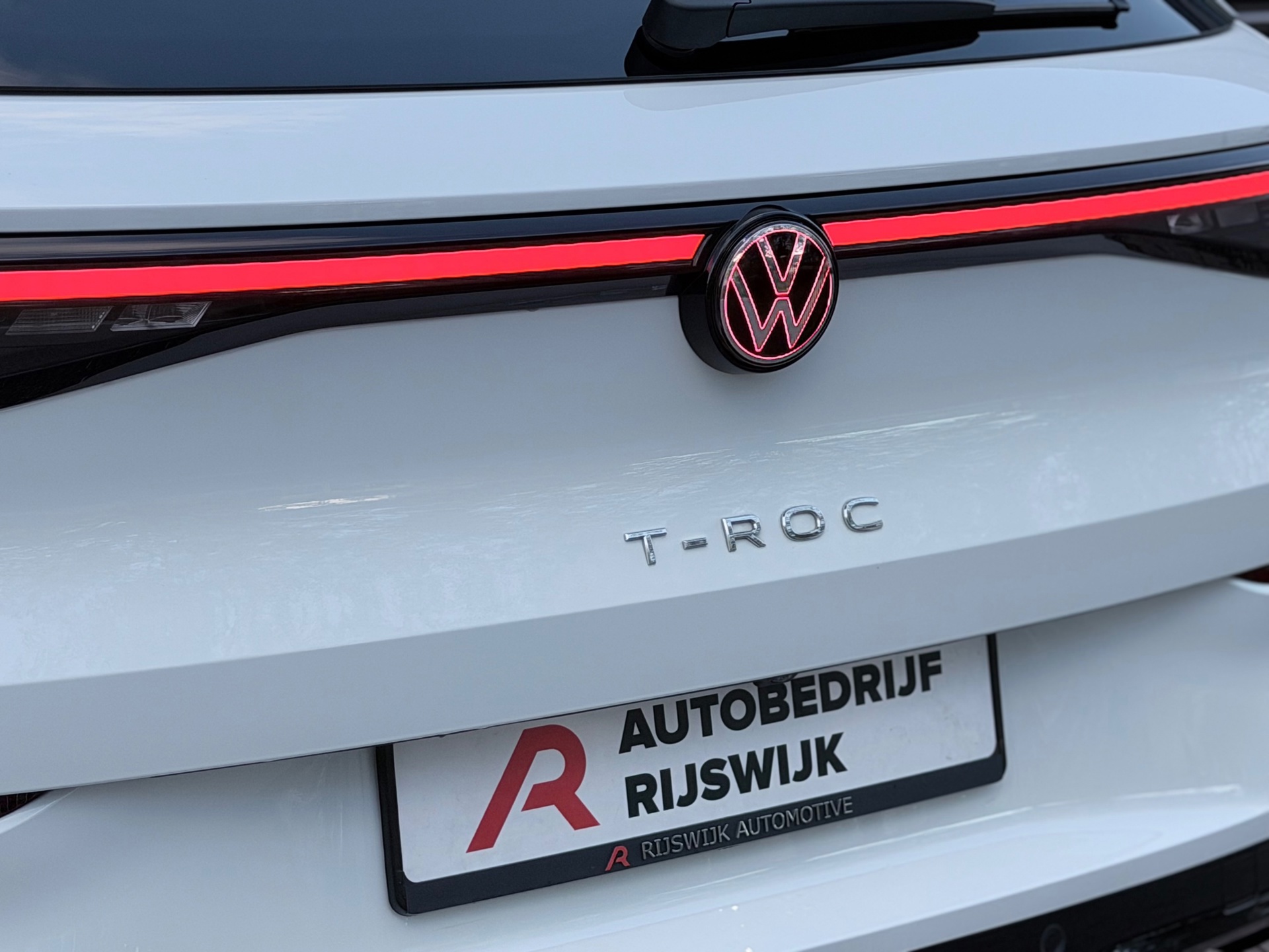Volkswagen T-Roc 1.5 eTSI R-Line Matrix (2026), foto 9