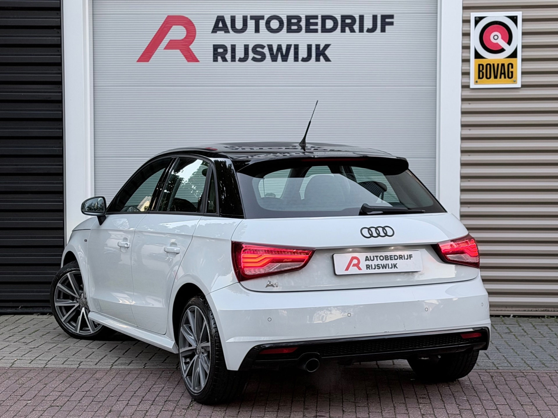 Audi A1 Sportback 1.0 TFSI S-Line (2018), foto 3