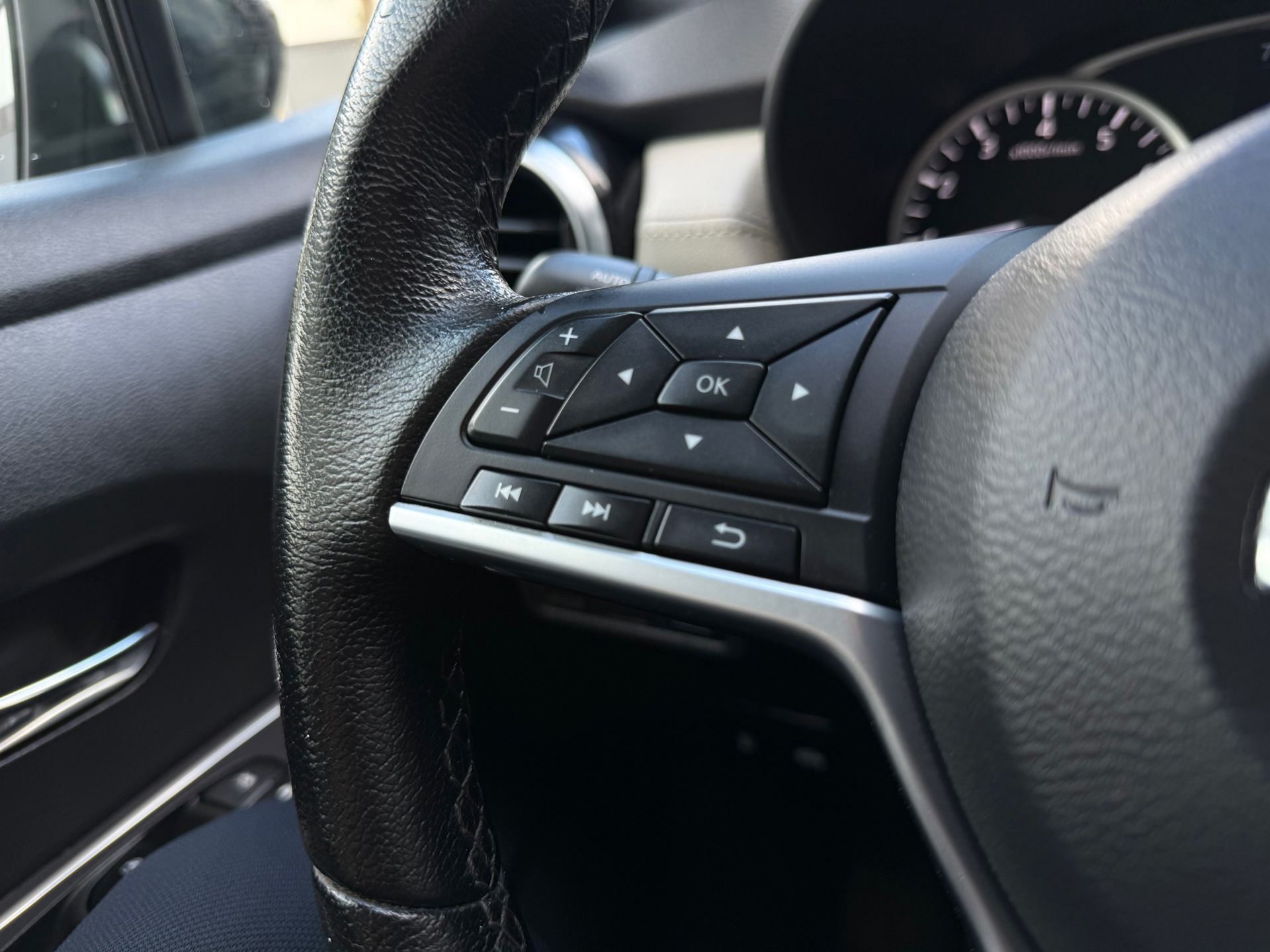 Nissan Micra 1.0 IG-T N-Connecta (2020), foto 12