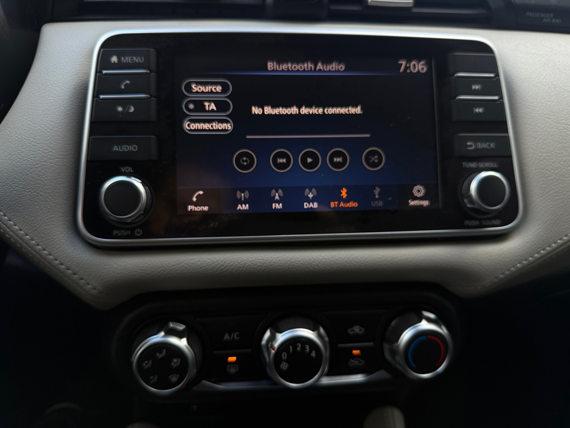 Nissan Micra 1.0 IG-T N-Connecta (2020), foto 18