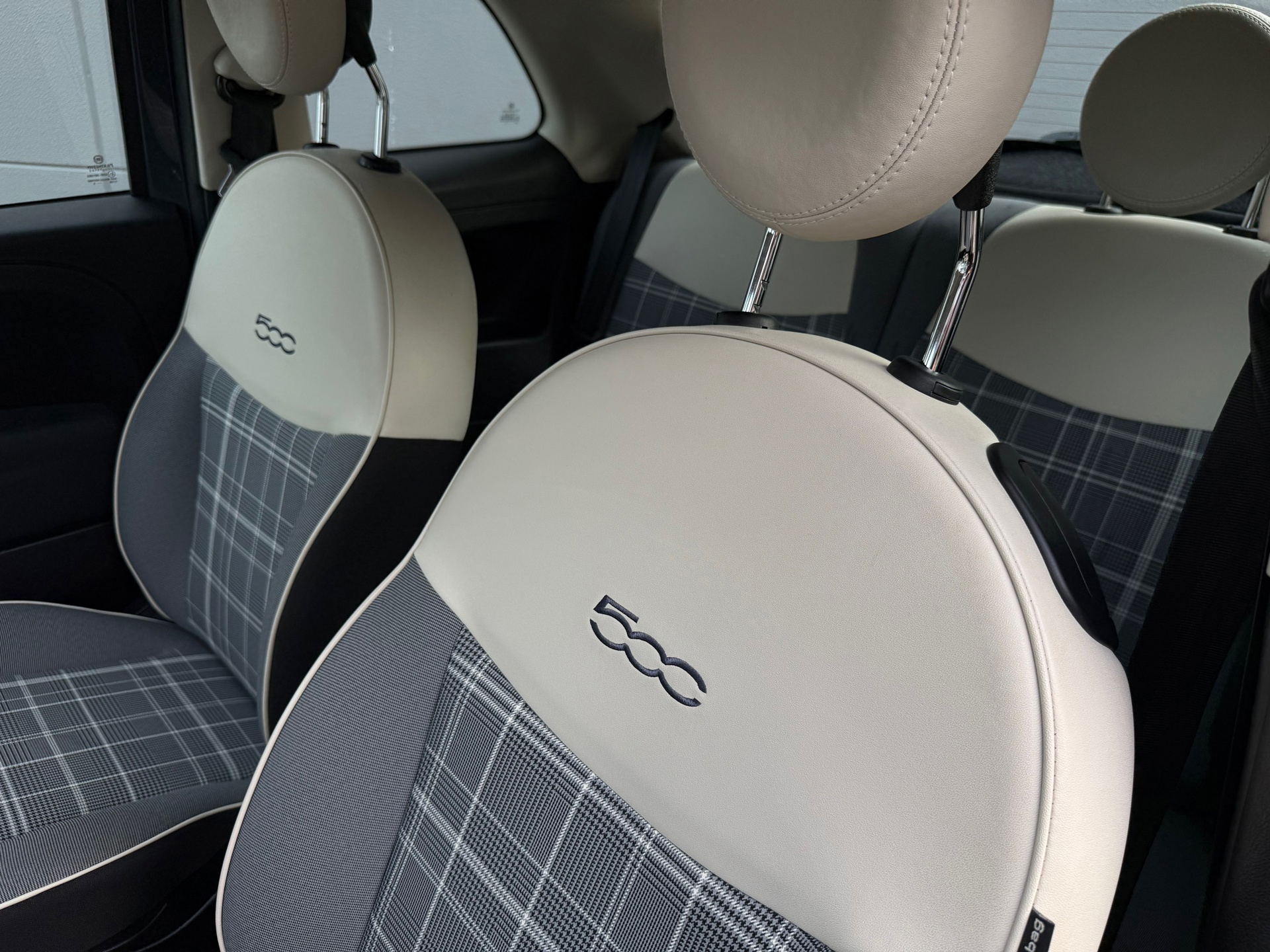 Fiat 500 1.2 Lounge (2020), foto 10