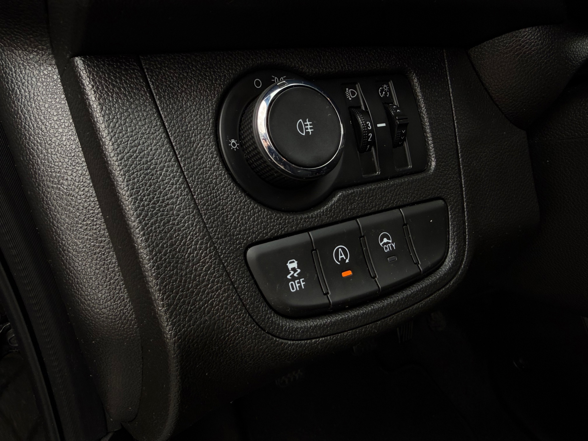 Opel KARL 1.0 ecoFLEX 120 Jaar Edition (2019), foto 19