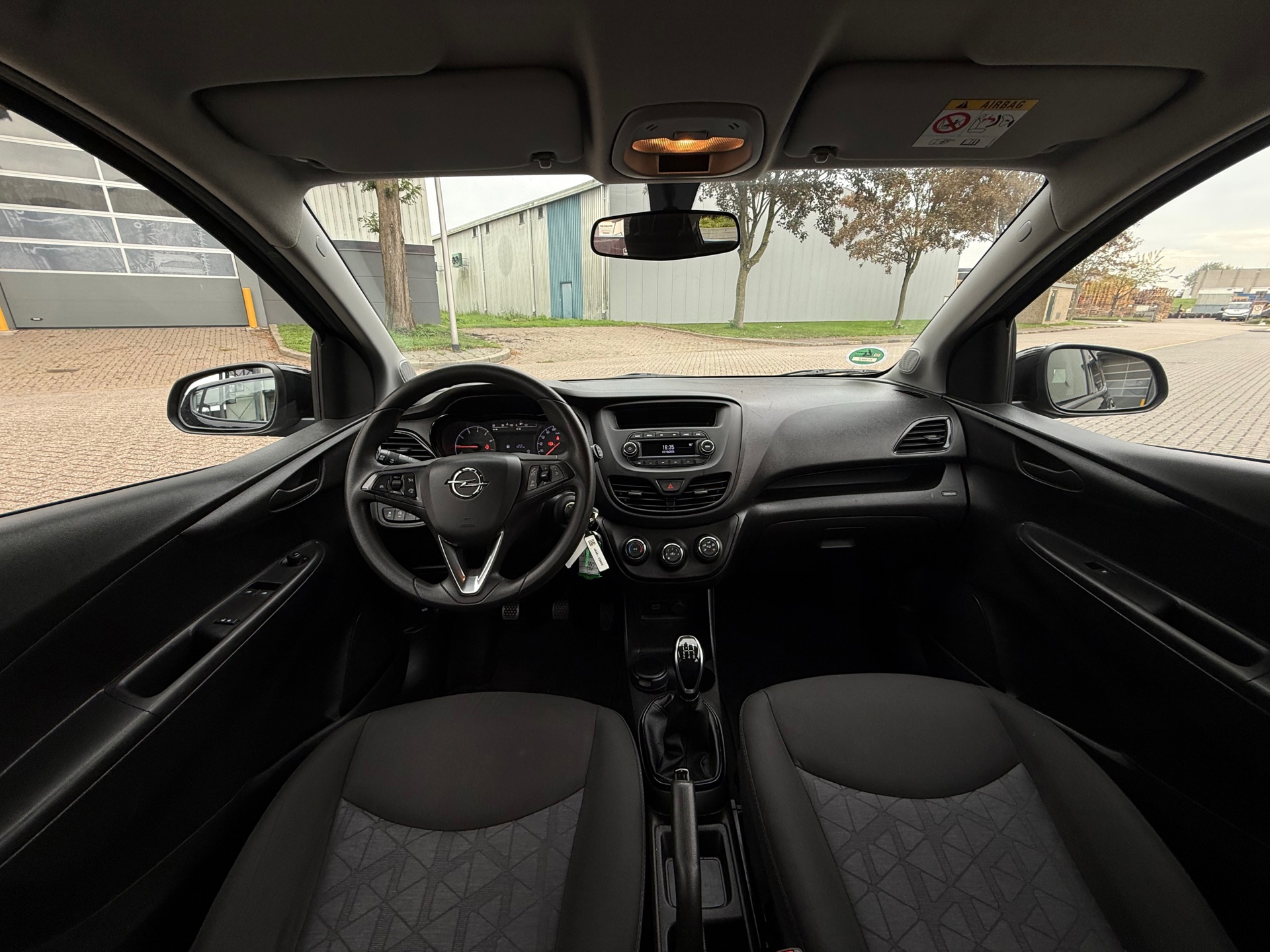 Opel KARL 1.0 ecoFLEX 120 Jaar Edition (2019), foto 21