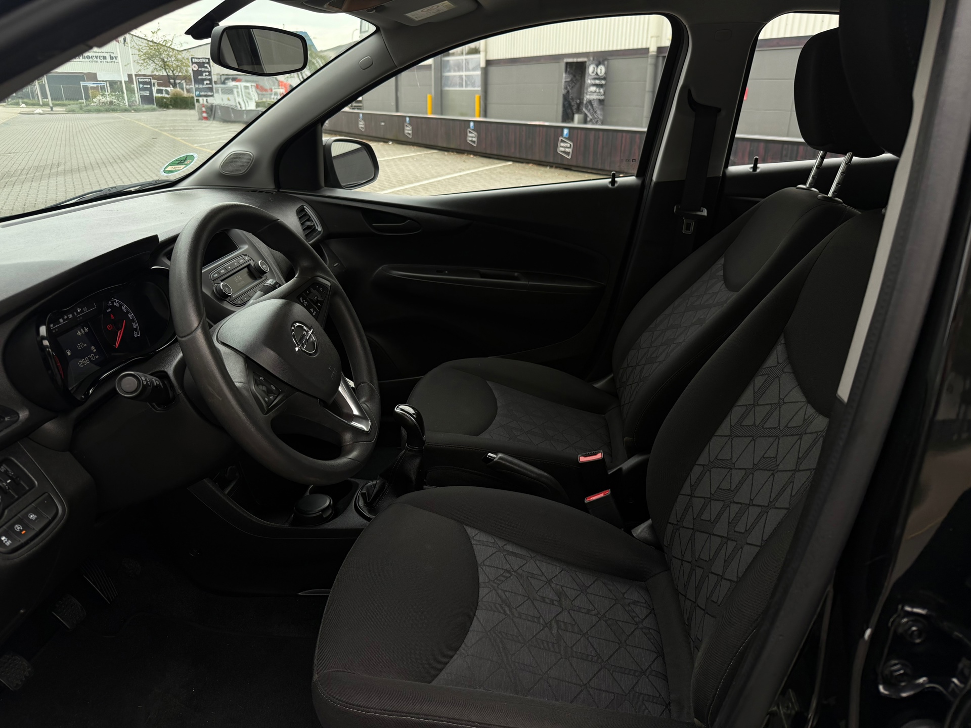 Opel KARL 1.0 ecoFLEX 120 Jaar Edition (2019), foto 10