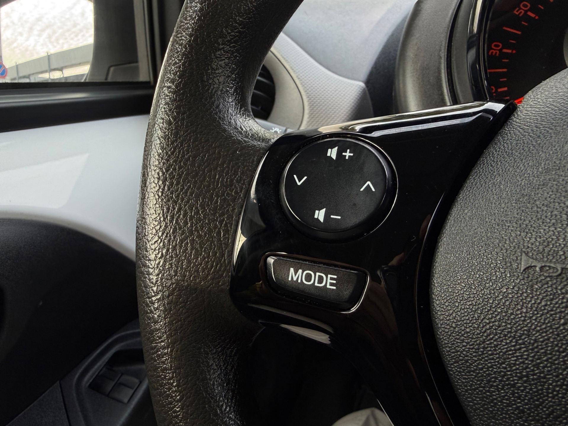 Peugeot 108 1.0 e-VTi Active (2022), foto 11