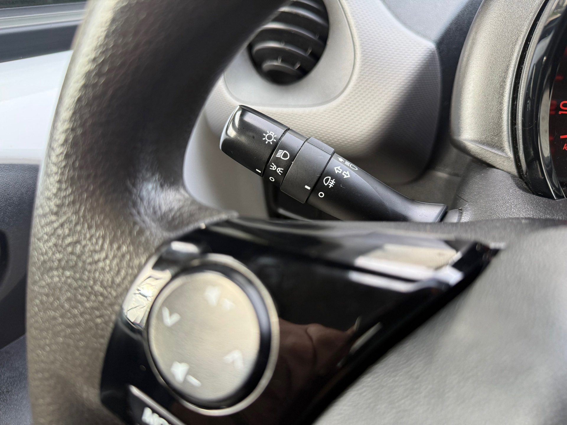 Peugeot 108 1.0 e-VTi Active (2022), foto 14