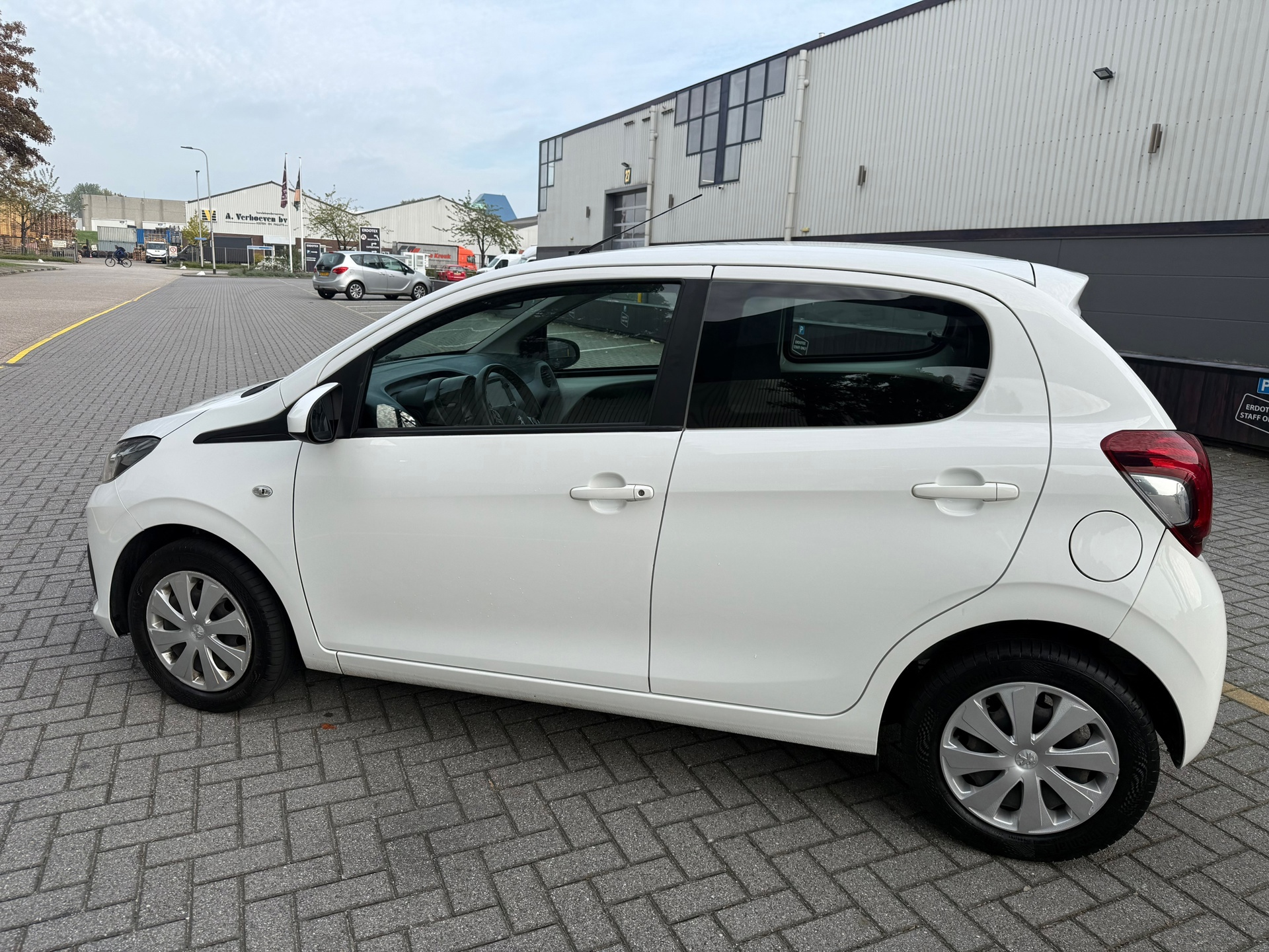 Peugeot 108 1.0 e-VTi Active (2022), foto 7