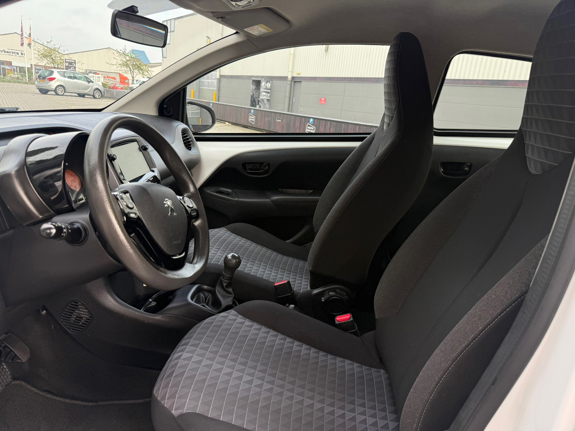 Peugeot 108 1.0 e-VTi Active (2022), foto 9