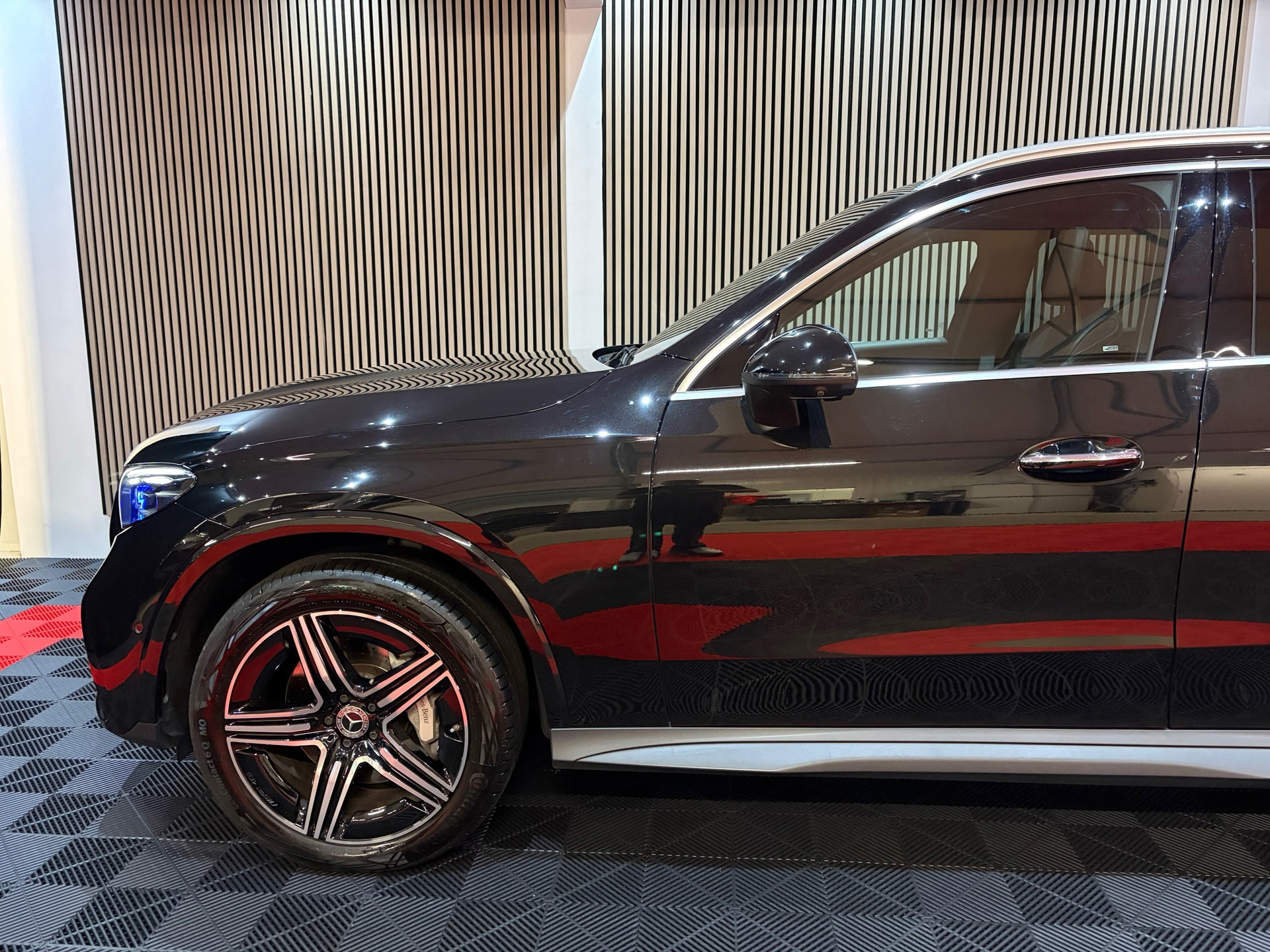 Mercedes-Benz GLC-klasse 300e 4MATIC AMG Line (2023), foto 11