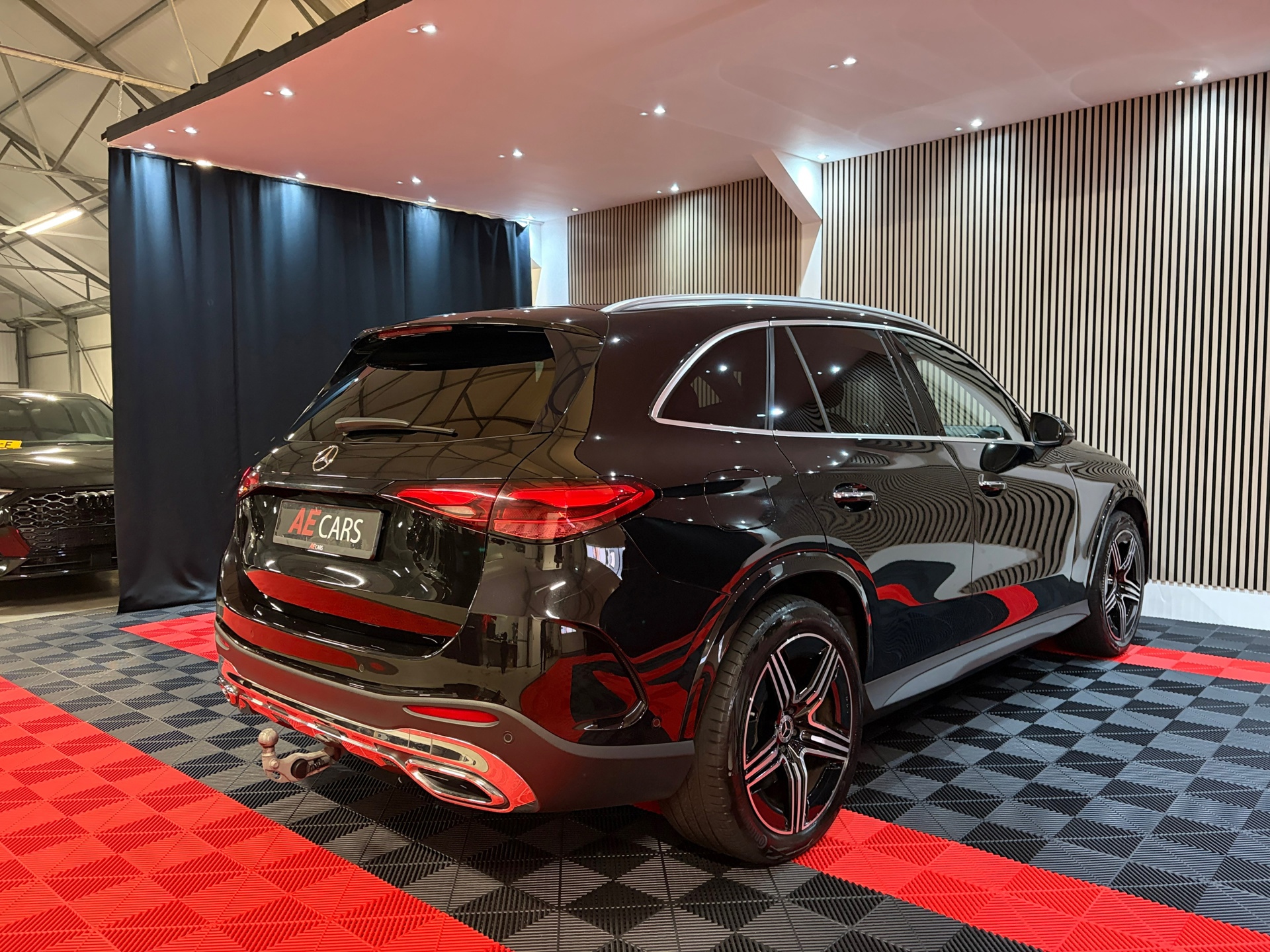 Mercedes-Benz GLC-klasse 300e 4MATIC AMG Line (2023), foto 16