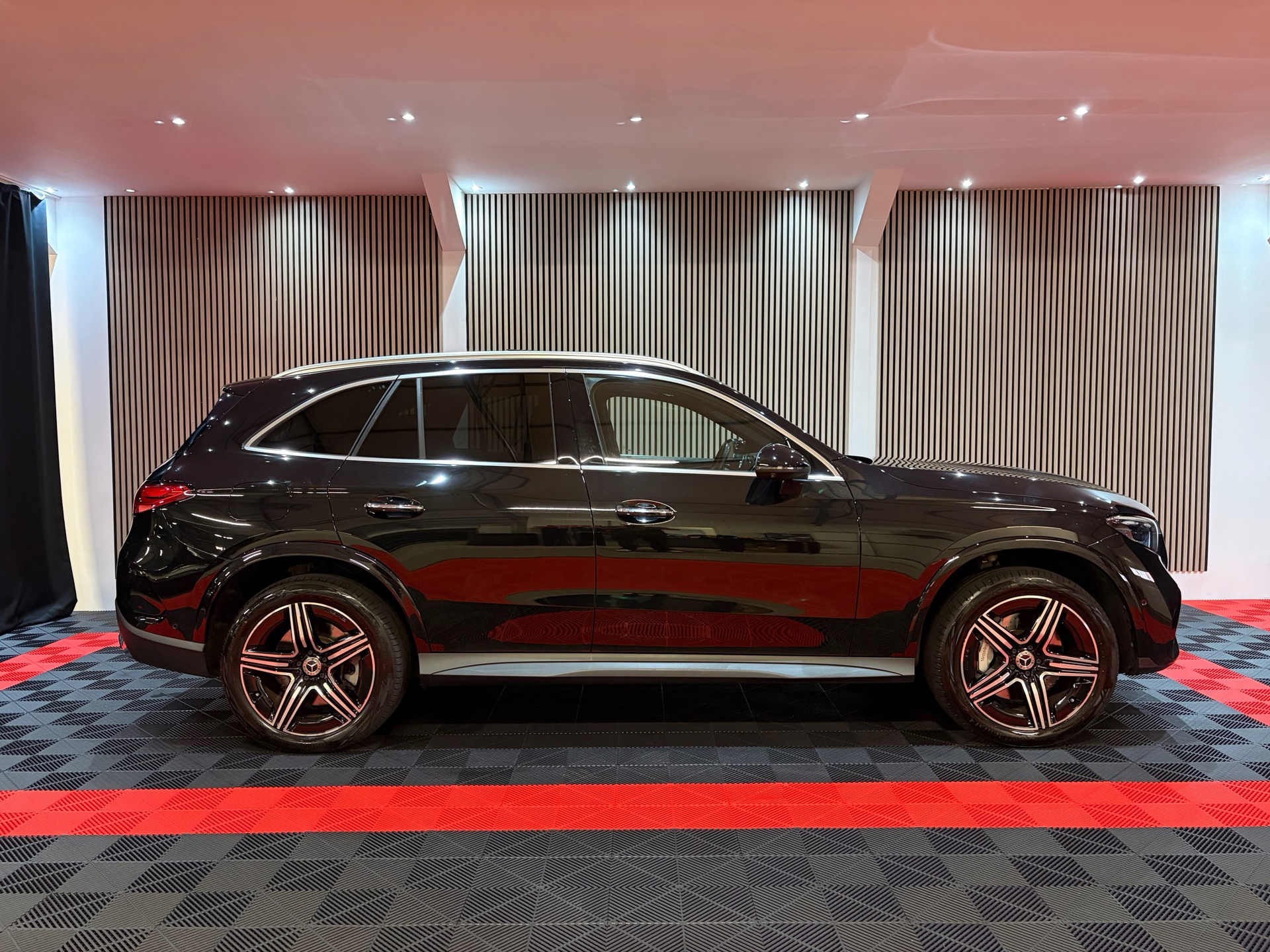 Mercedes-Benz GLC-klasse 300e 4MATIC AMG Line (2023), foto 7
