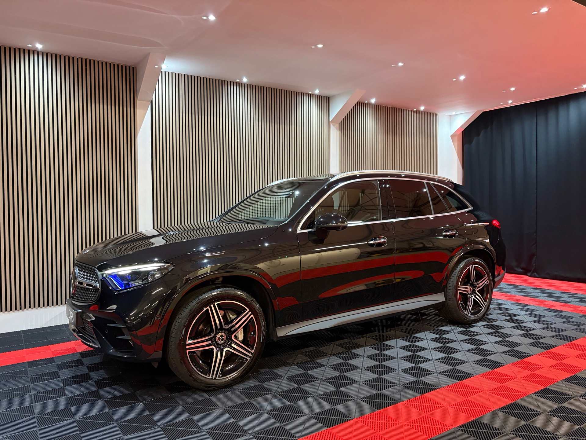 Mercedes-Benz GLC-klasse 300e 4MATIC AMG Line (2023), foto 9