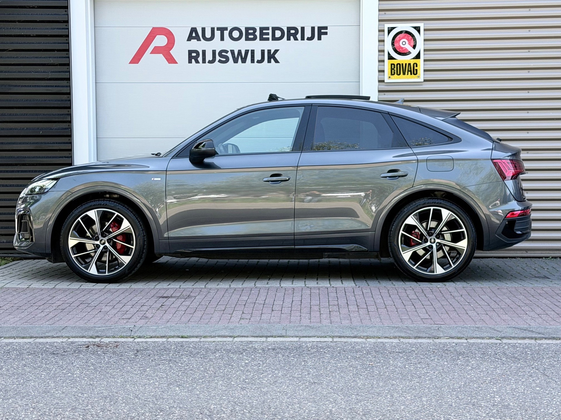 Audi Q5 Sportback 55 TFSI e S edition (2023), foto 2