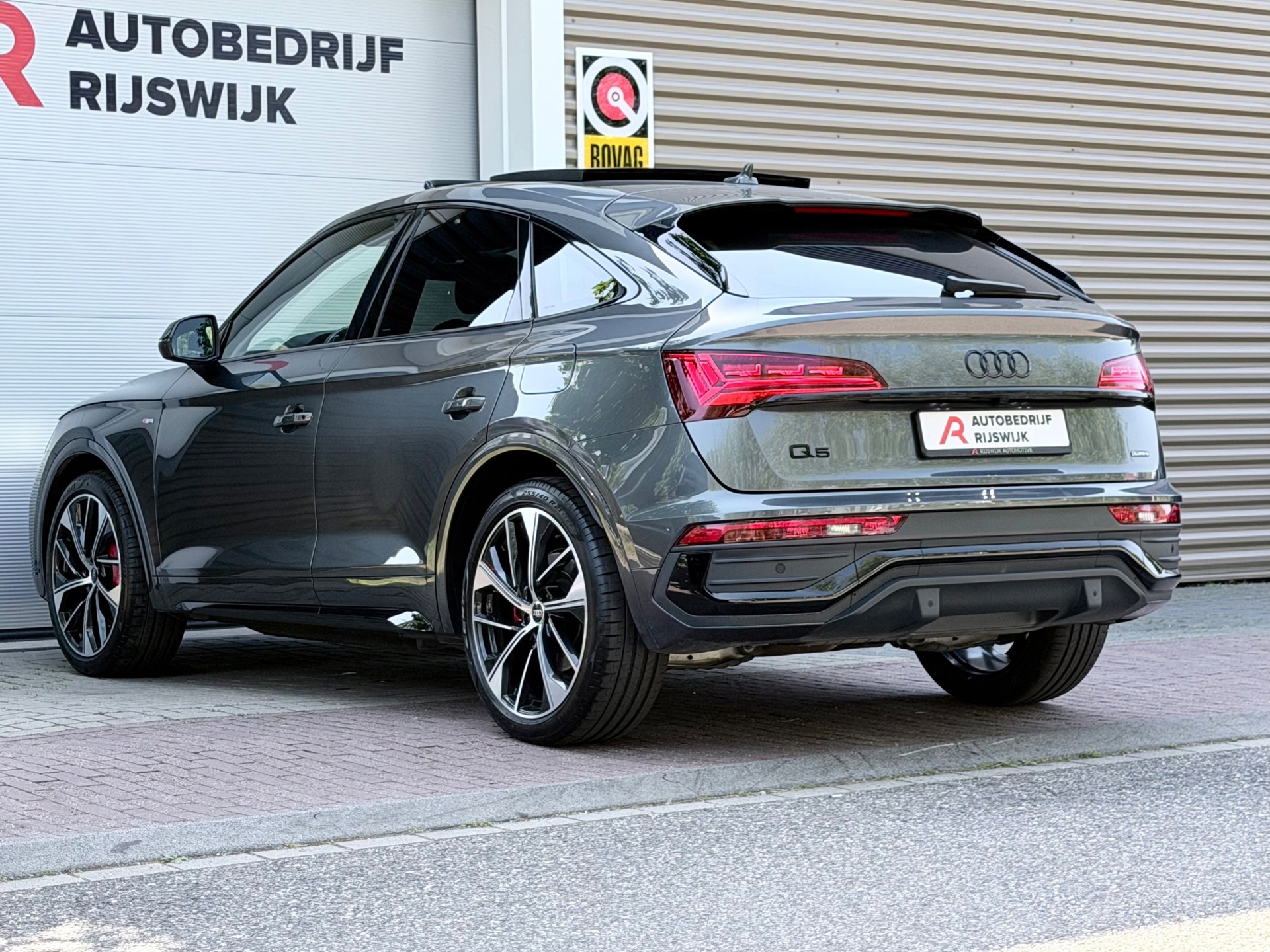 Audi Q5 Sportback 55 TFSI e S edition (2023), foto 9