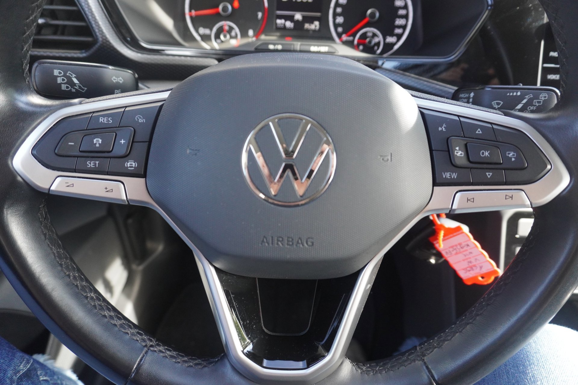Volkswagen T-Cross 1.0 TSI Life (2020), foto 11