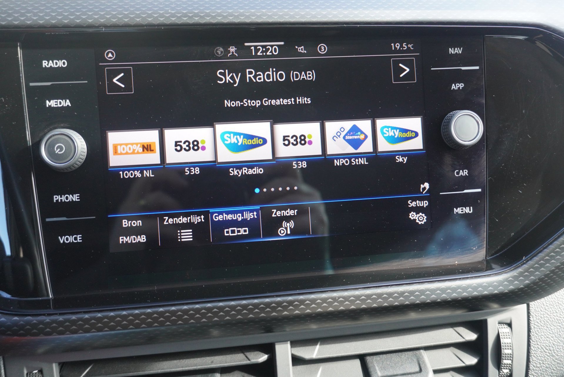 Volkswagen T-Cross 1.0 TSI Life (2020), foto 18