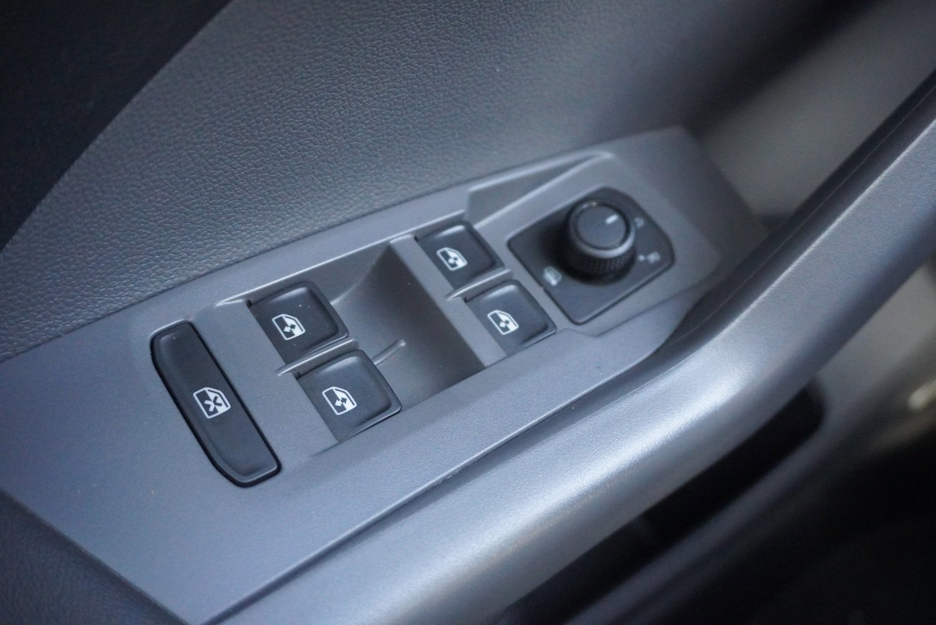 Volkswagen T-Cross 1.0 TSI Life (2020), foto 10