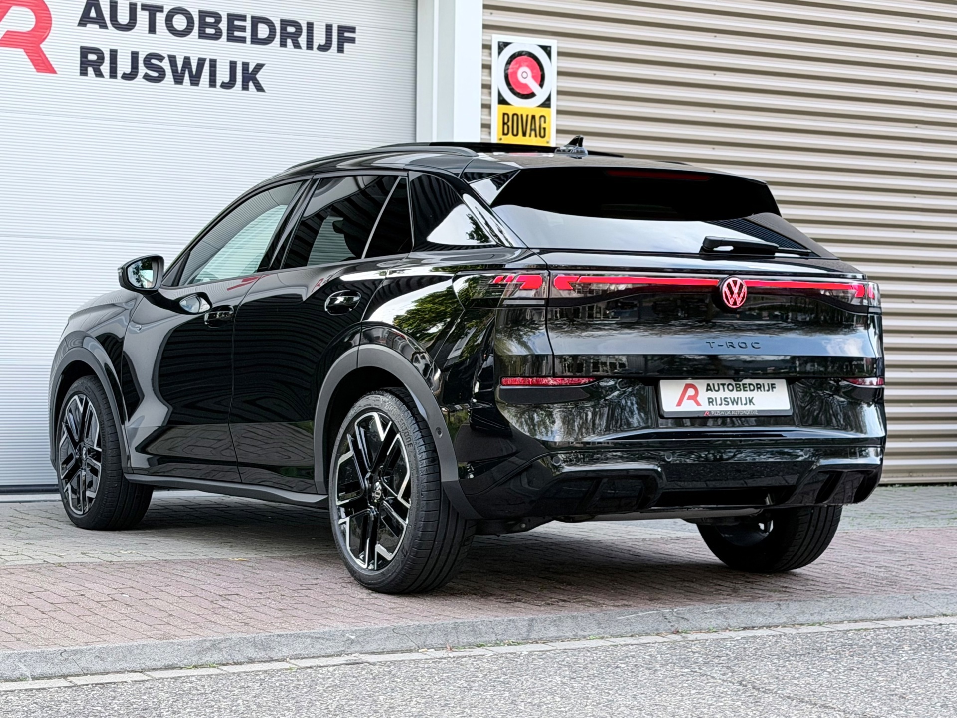 Volkswagen T-Roc 1.5 eTSI R-Line (2026), foto 8