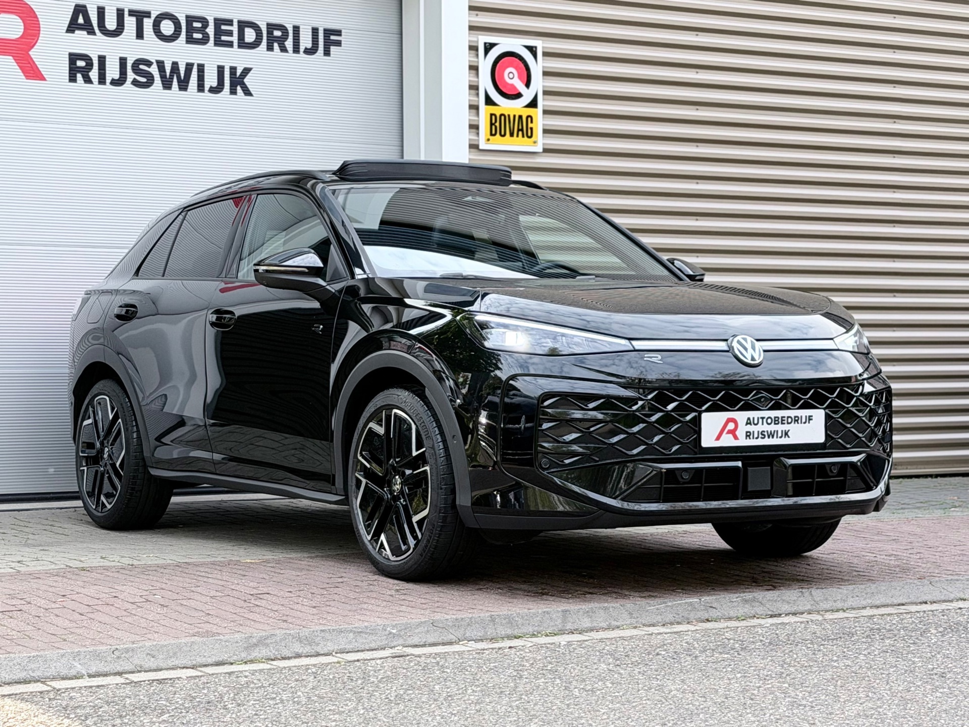 Volkswagen T-Roc 1.5 eTSI R-Line (2026), foto 9