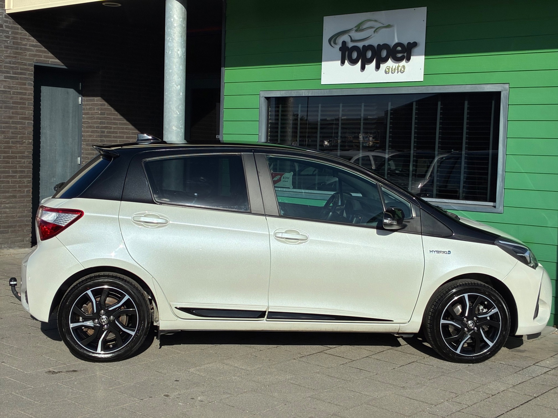 Toyota Yaris 1.5 Hybrid Bi-Tone (2018), foto 11