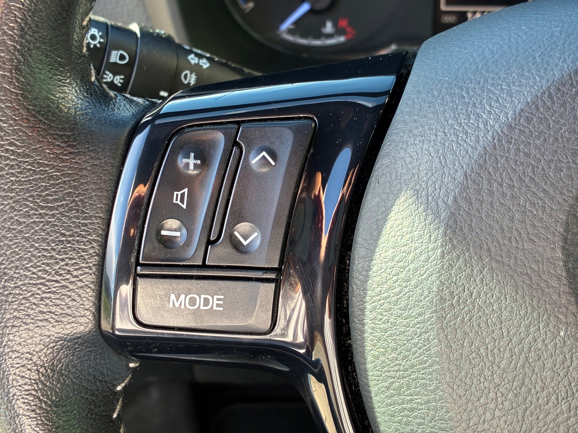Toyota Yaris 1.5 Hybrid Bi-Tone (2018), foto 20