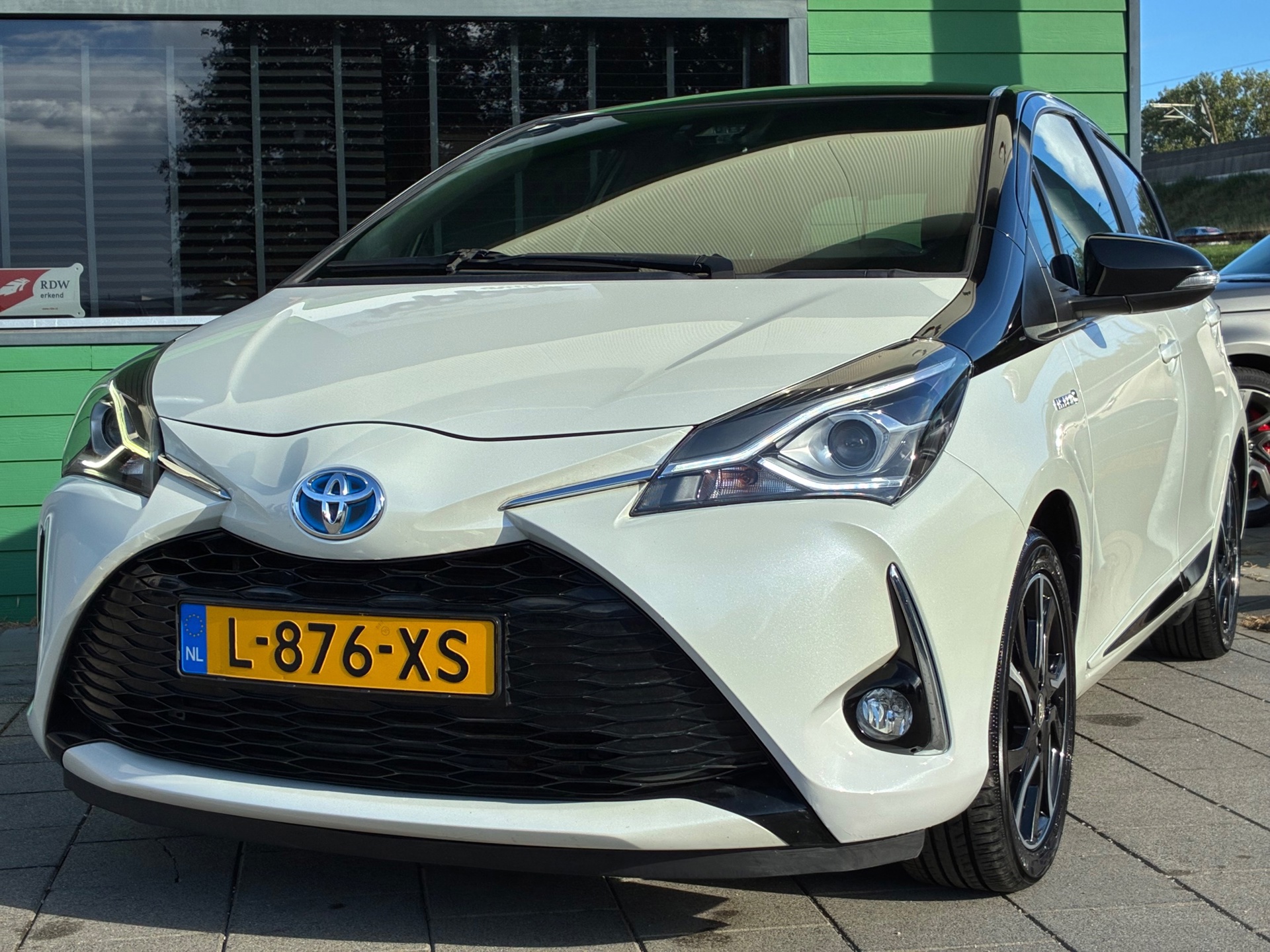 Toyota Yaris 1.5 Hybrid Bi-Tone (2018), foto 4