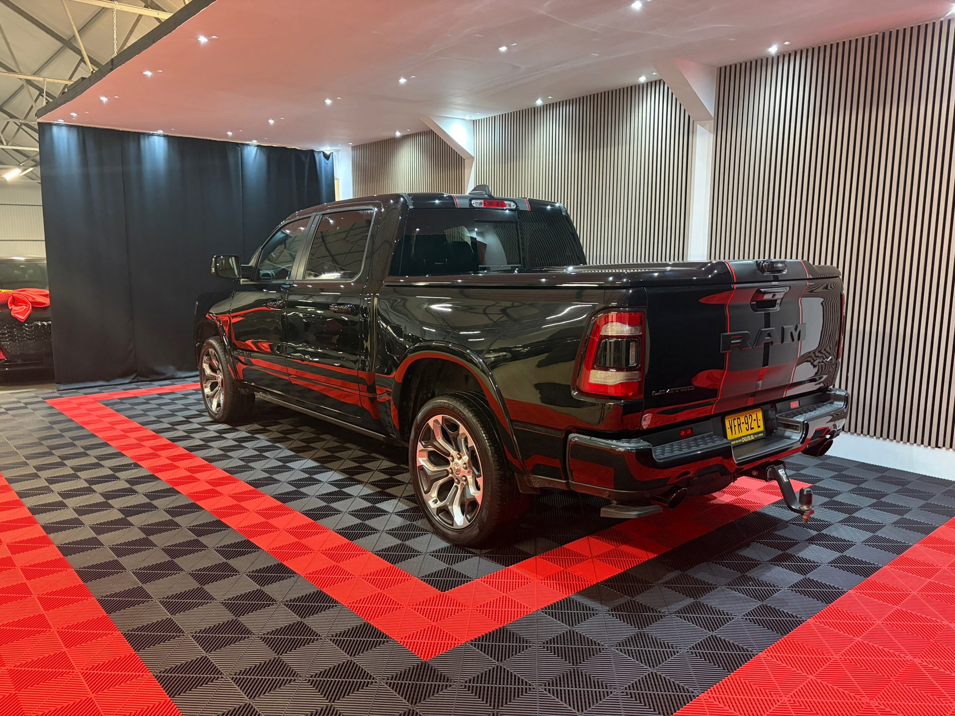 Dodge Ram 1500 5.7 V8 Hemi 4x4 Crew Cab Laramie Limited Edition (2020), foto 10